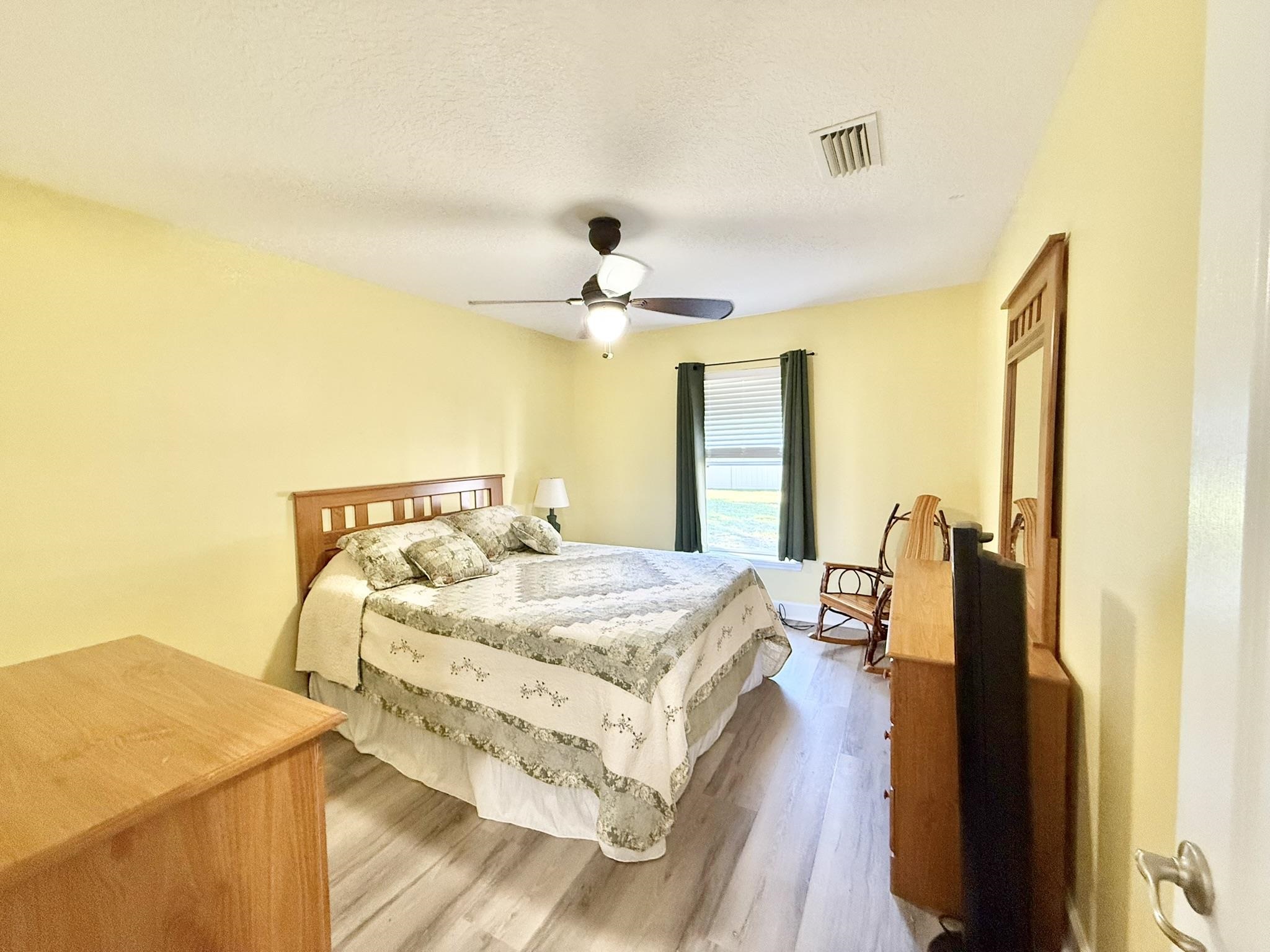 Image 25 of 61 For 209 Saranac Ln