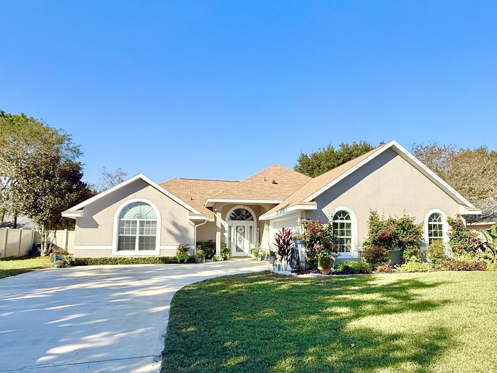 Image 3 of 61 For 209 Saranac Ln