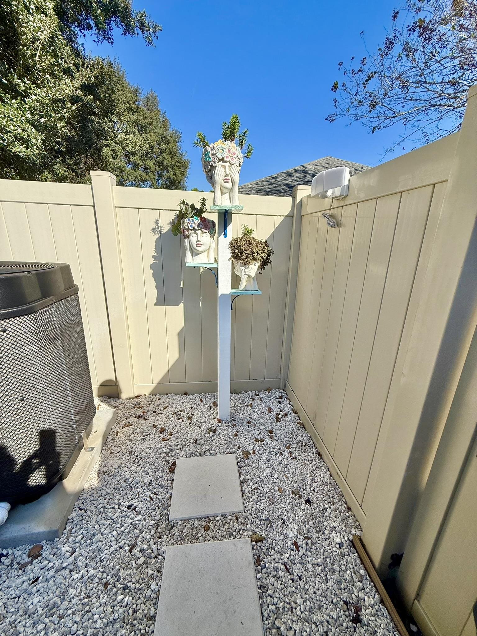 Image 46 of 61 For 209 Saranac Ln