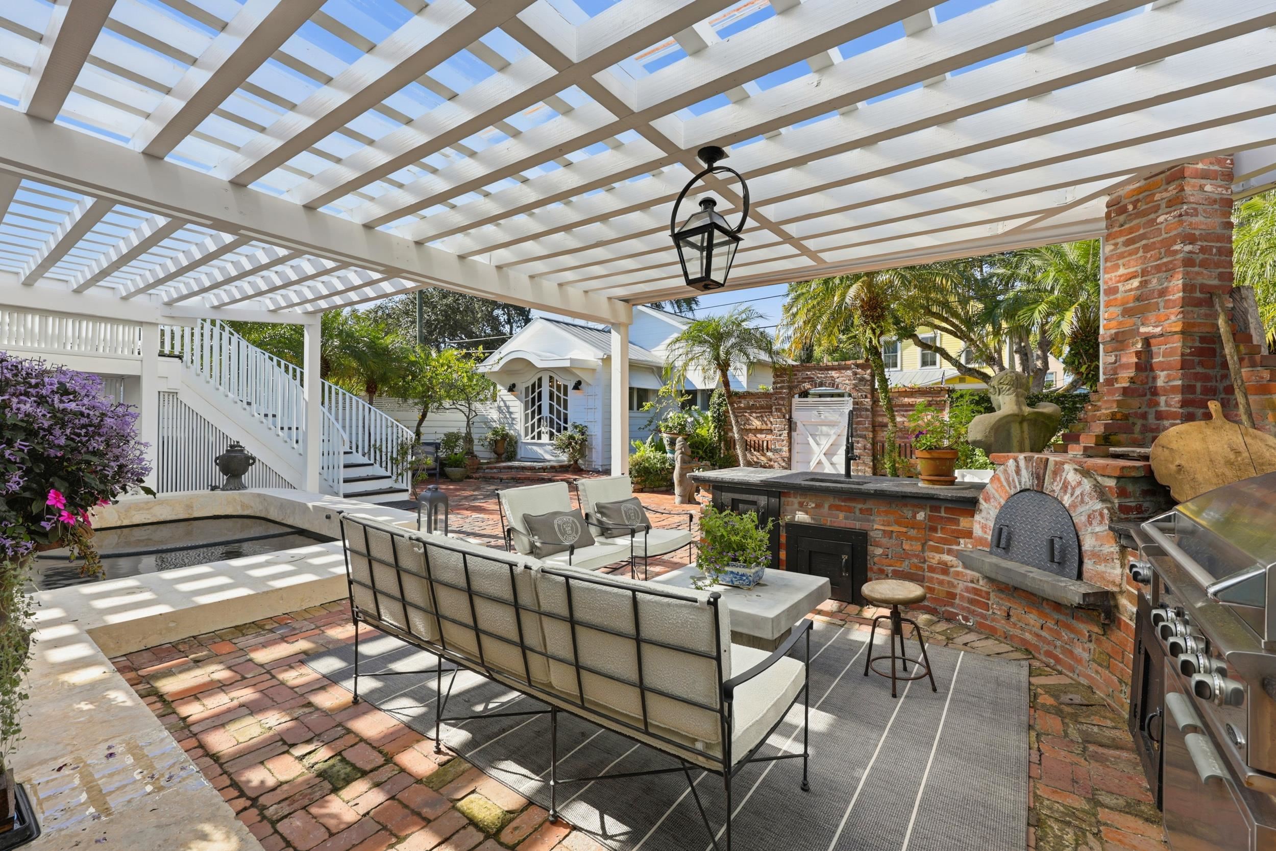 Image 18 of 100 For 153 Washington St