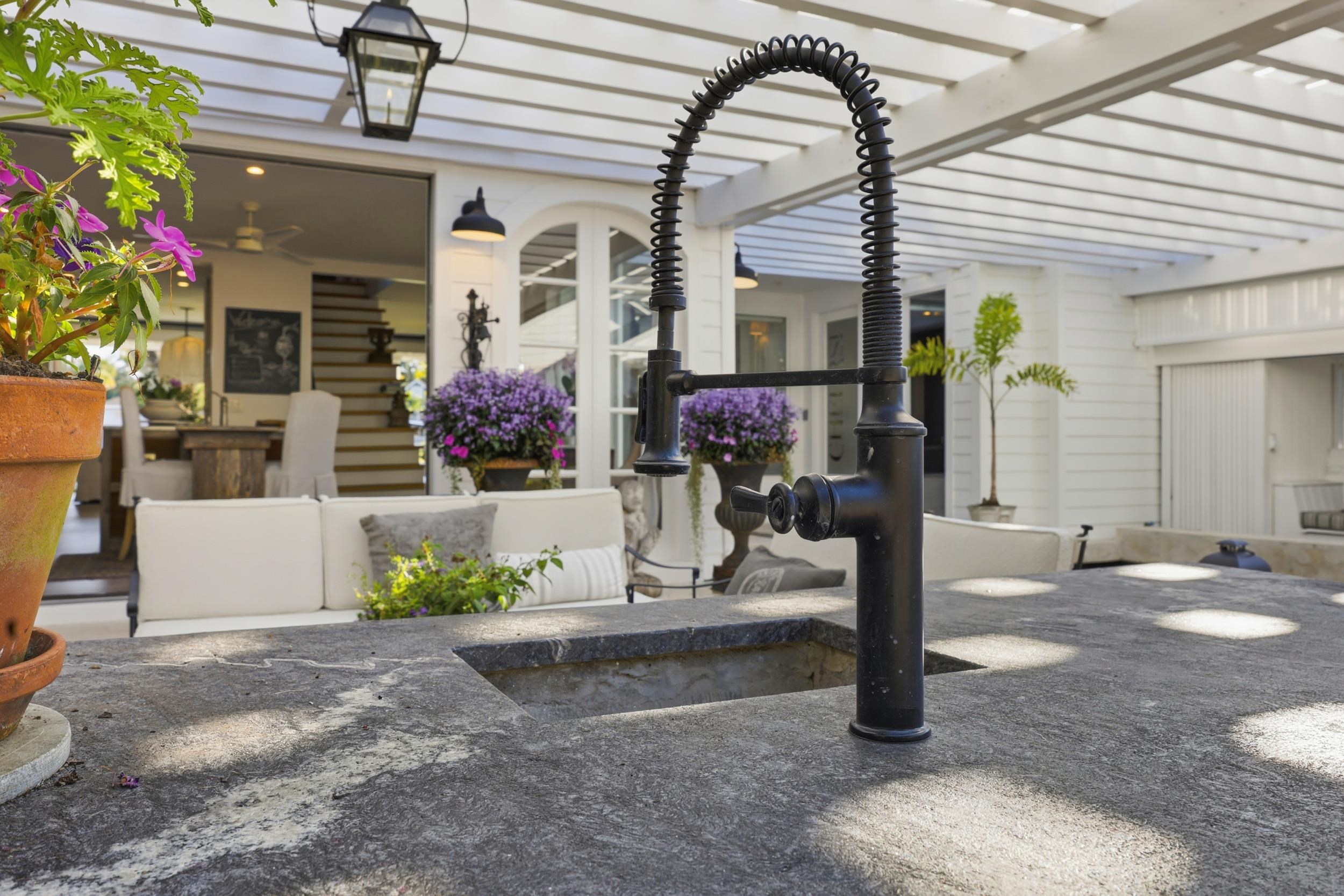 Image 20 of 100 For 153 Washington St