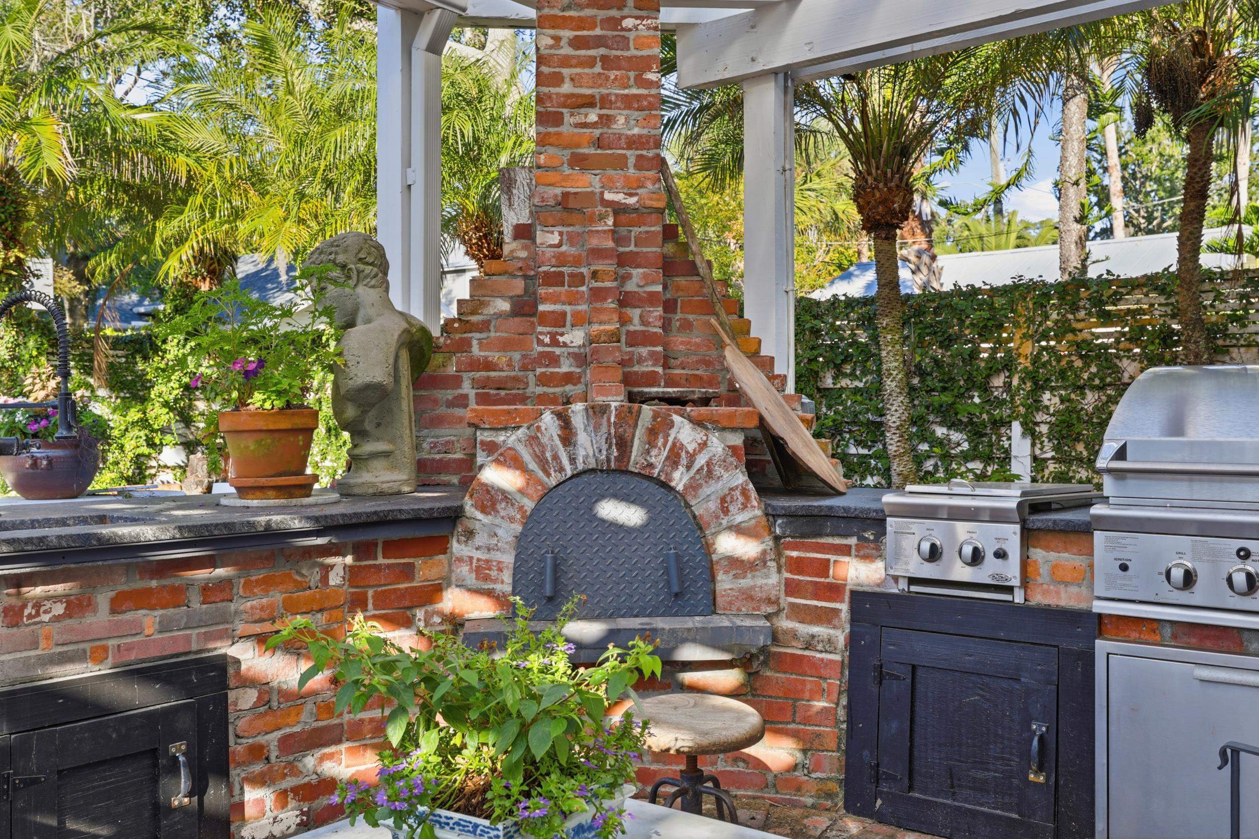 Image 21 of 100 For 153 Washington St