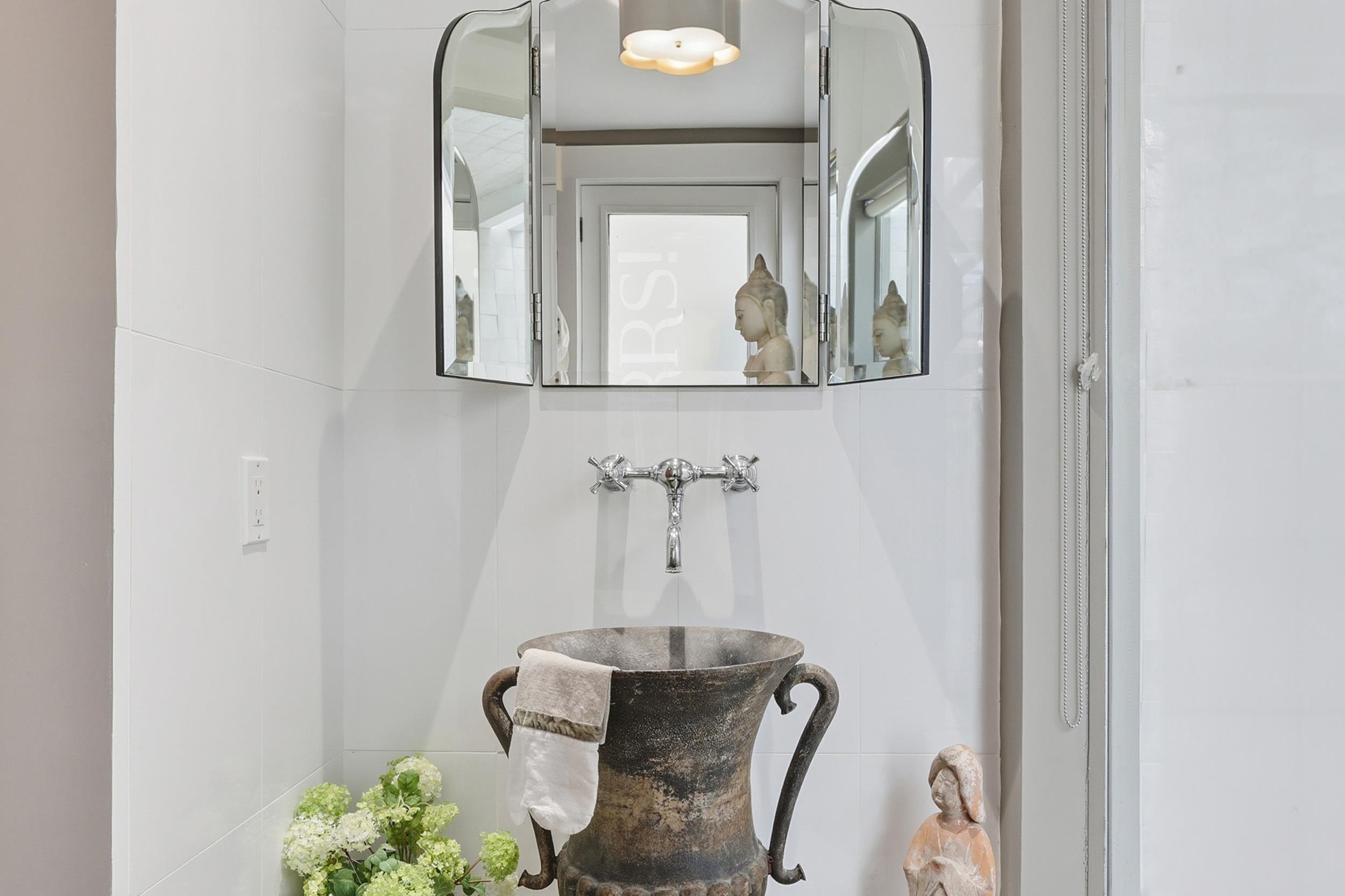 Image 50 of 100 For 153 Washington St