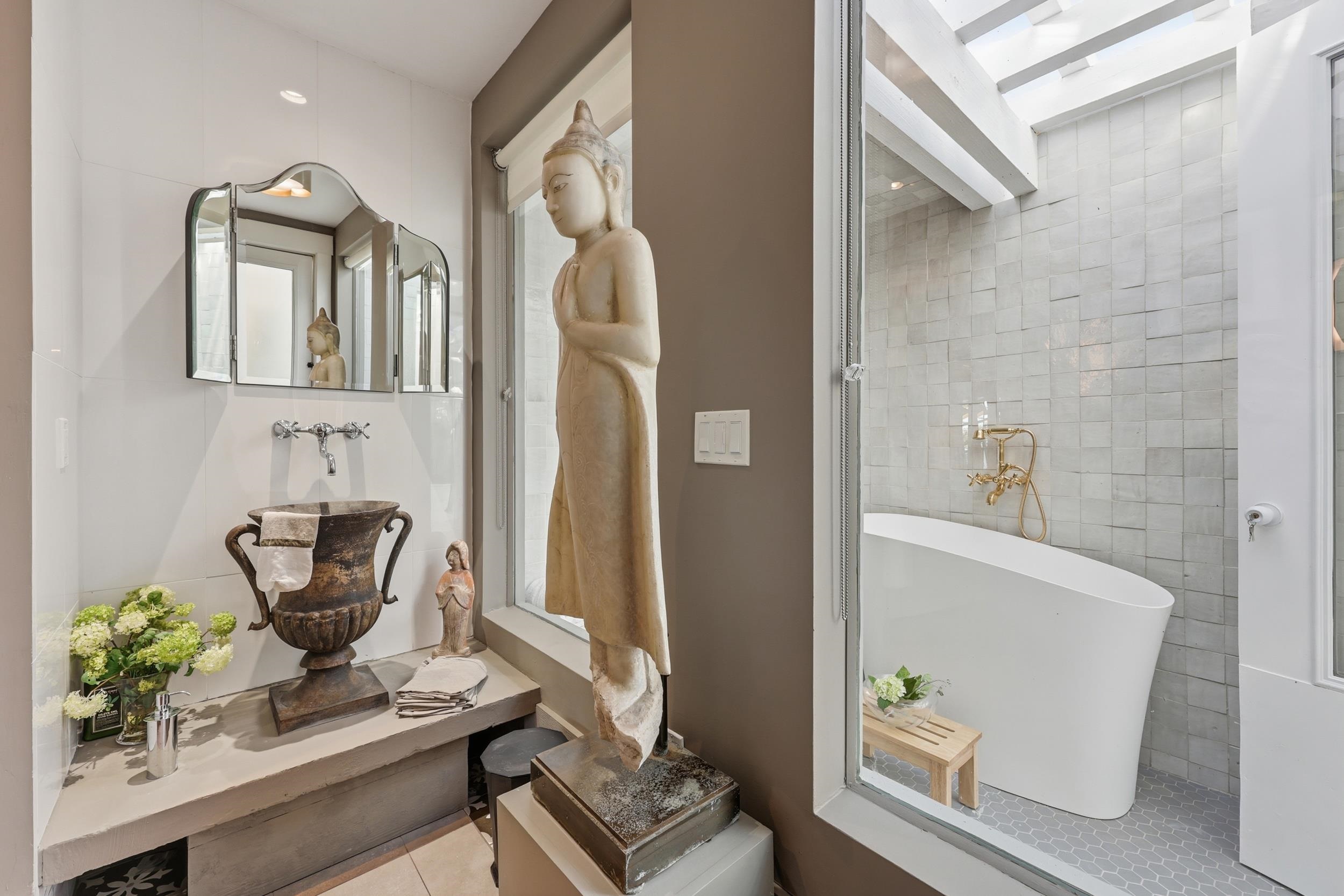 Image 51 of 100 For 153 Washington St