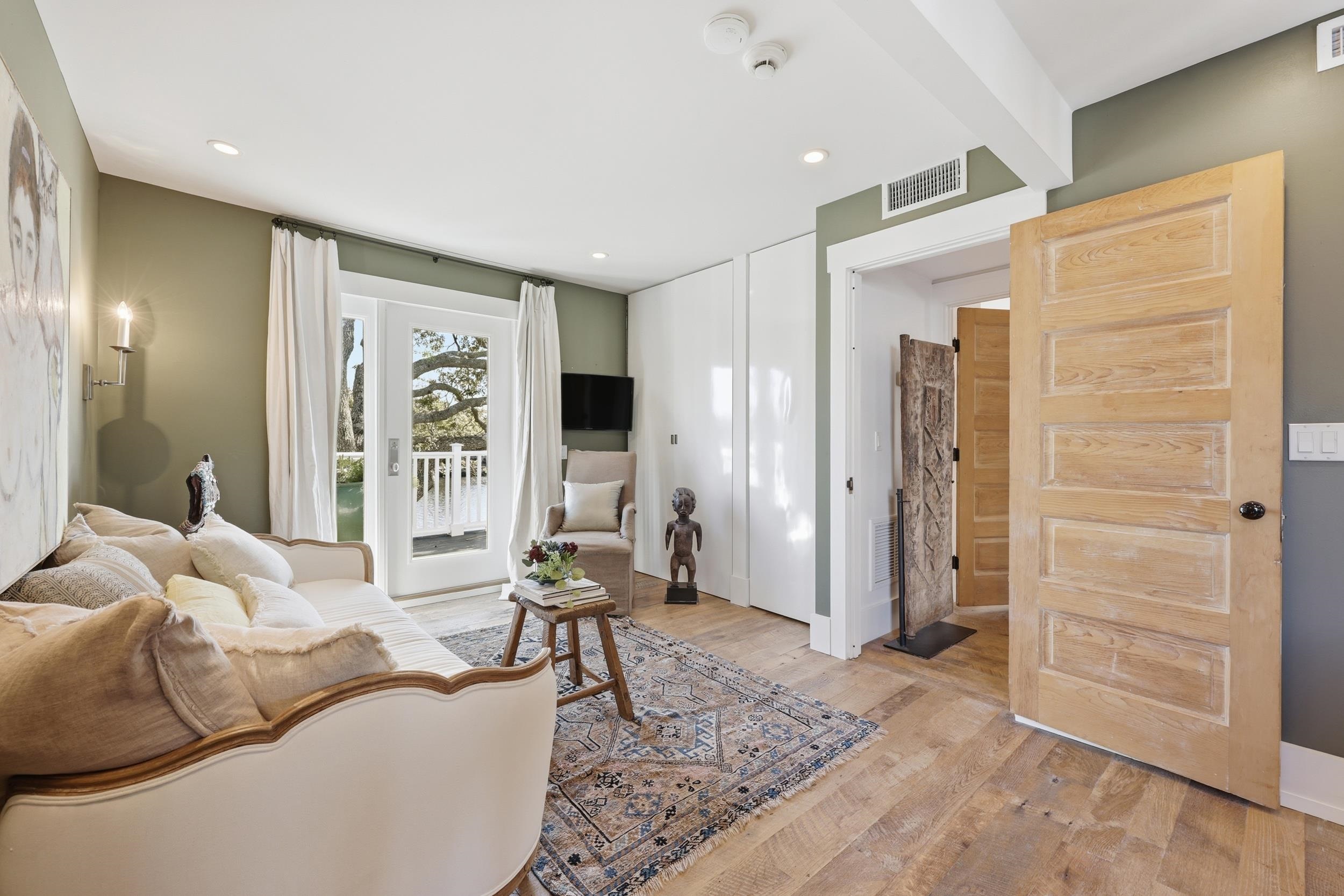 Image 63 of 100 For 153 Washington St