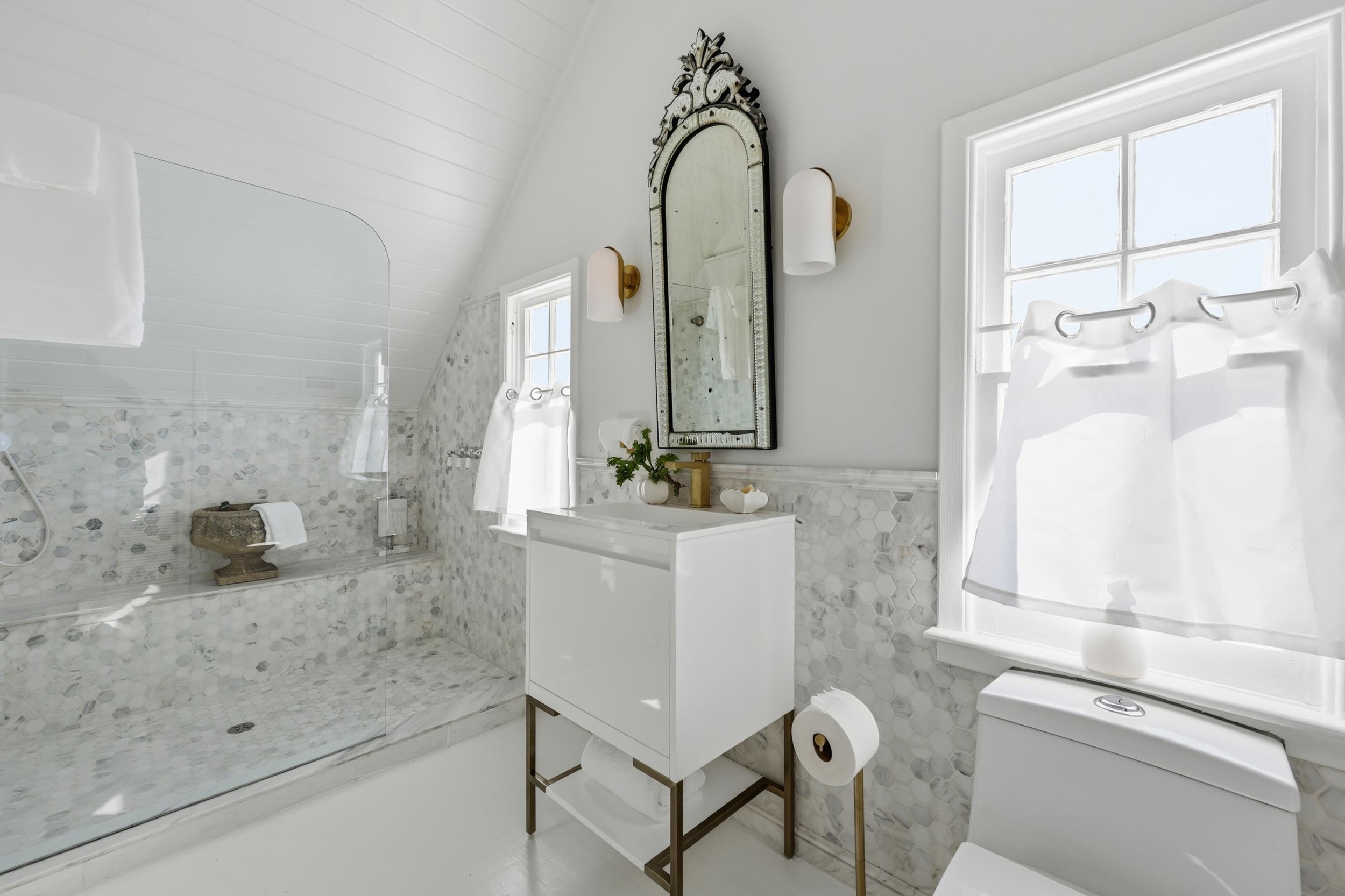 Image 80 of 100 For 153 Washington St