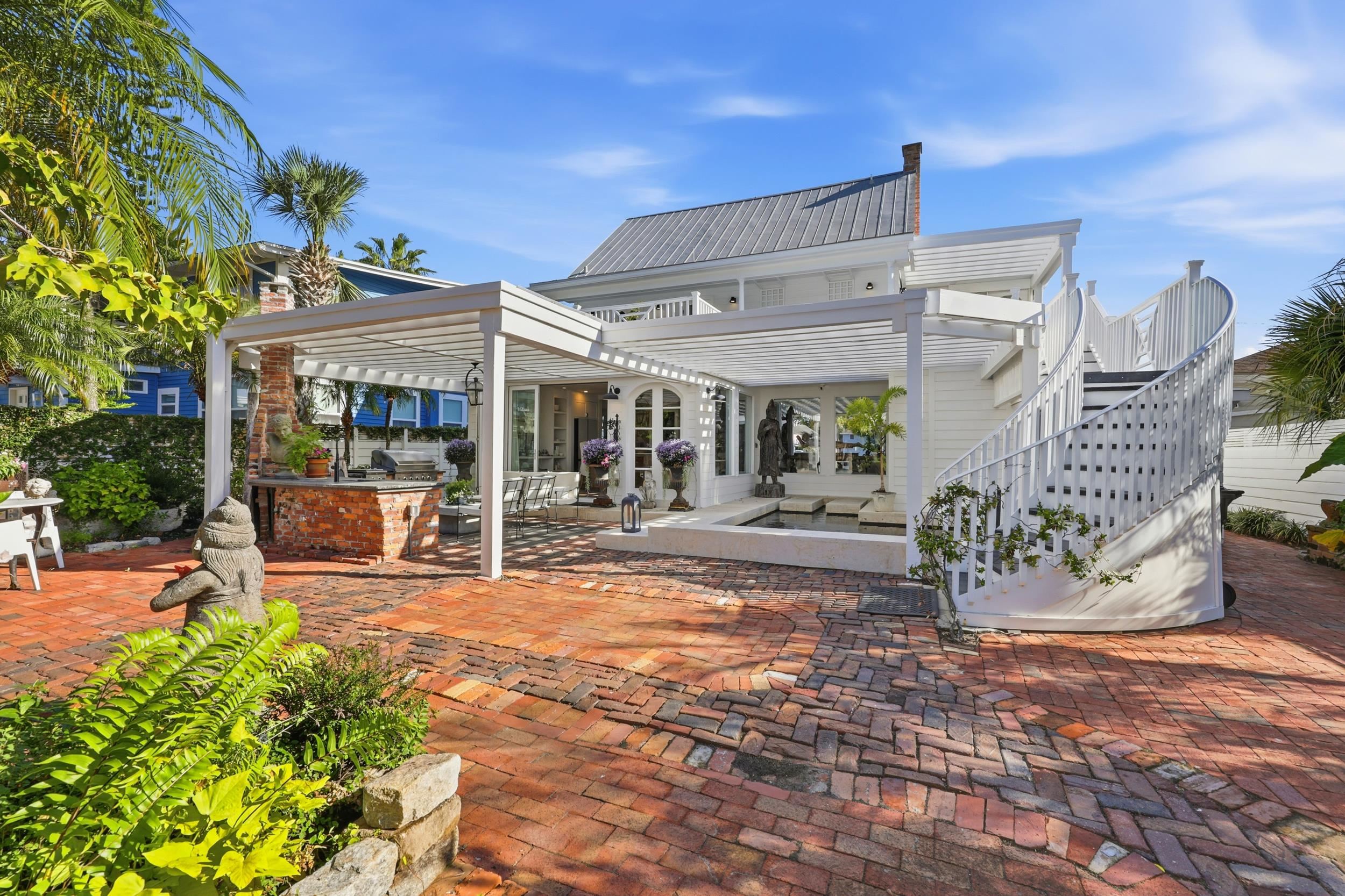 Image 84 of 100 For 153 Washington St