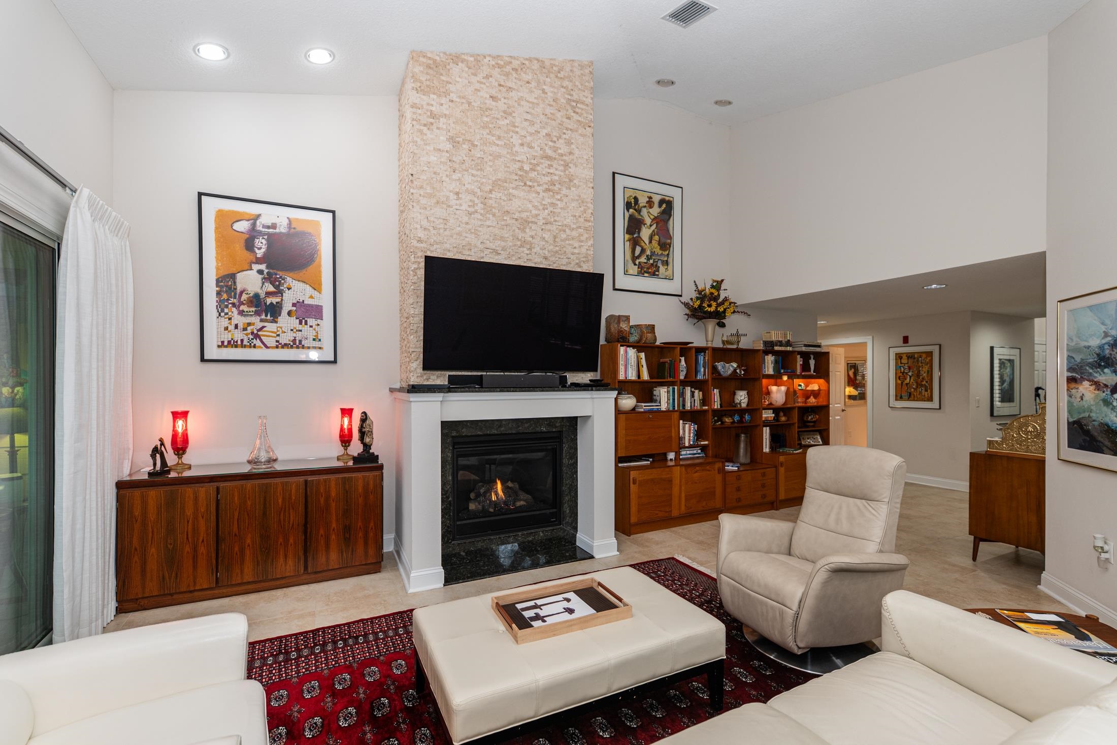 Image 13 of 95 For 335 Shore Cir N 1021