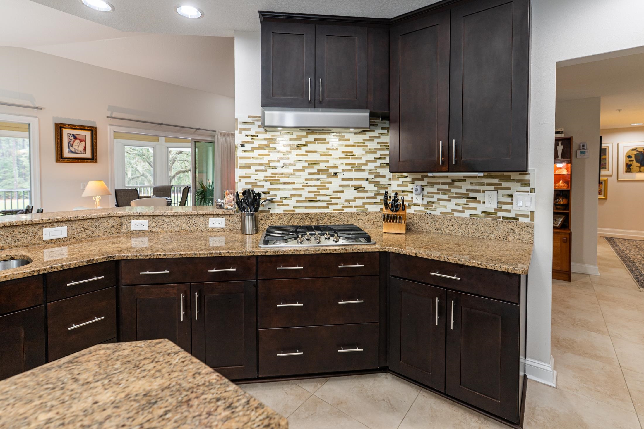 Image 36 of 95 For 335 Shore Cir N 1021