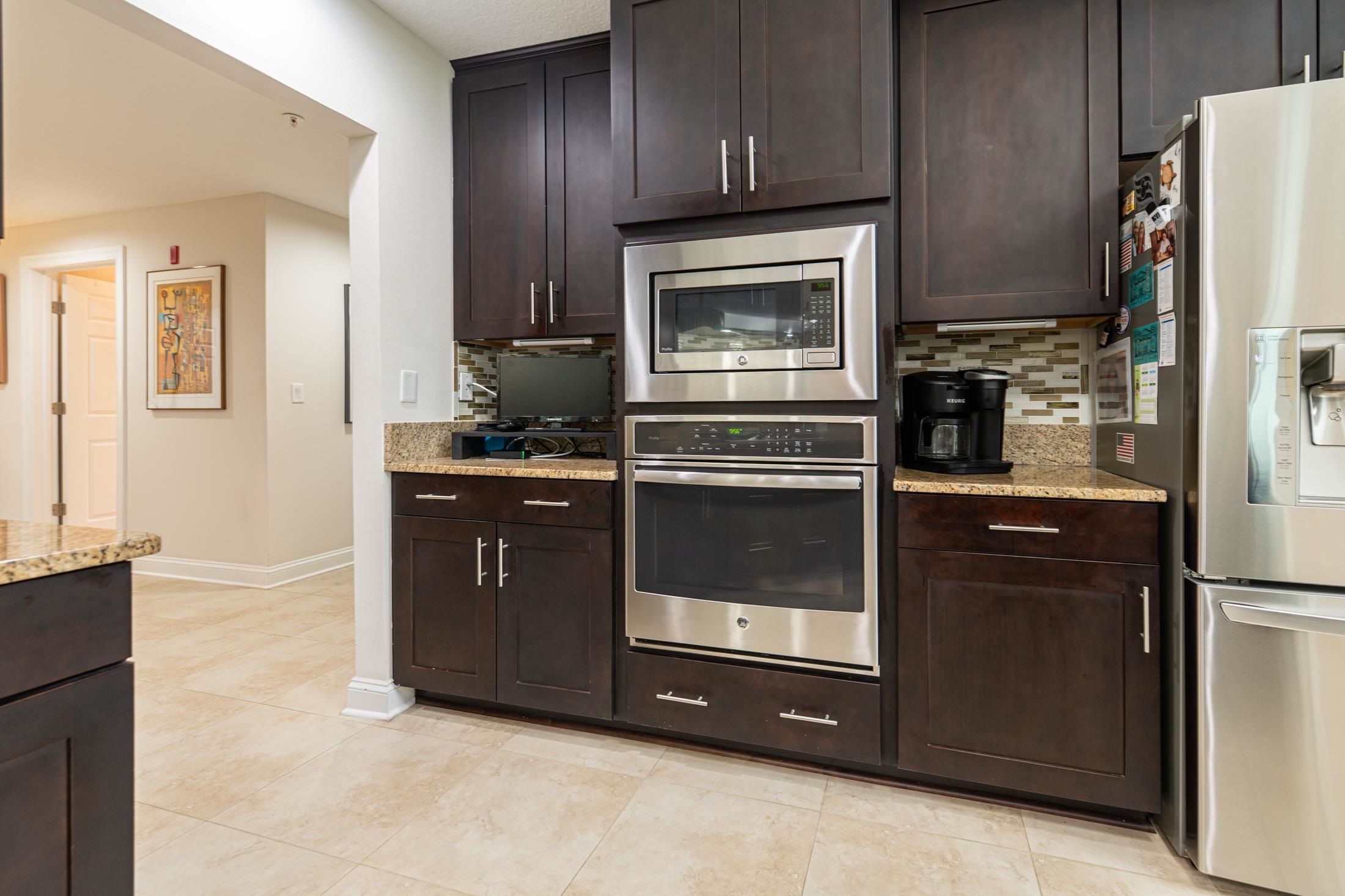 Image 40 of 95 For 335 Shore Cir N 1021