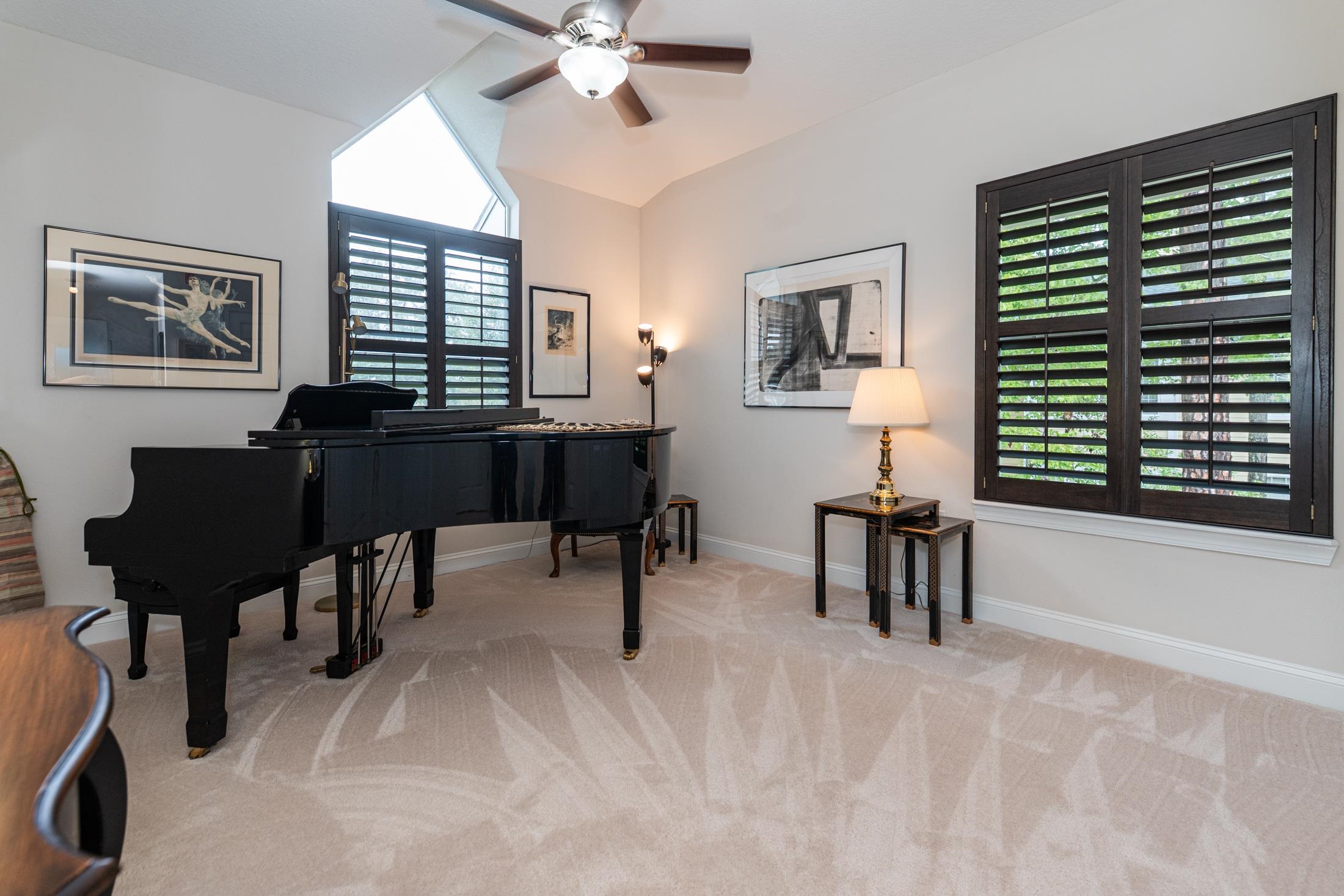 Image 46 of 95 For 335 Shore Cir N 1021