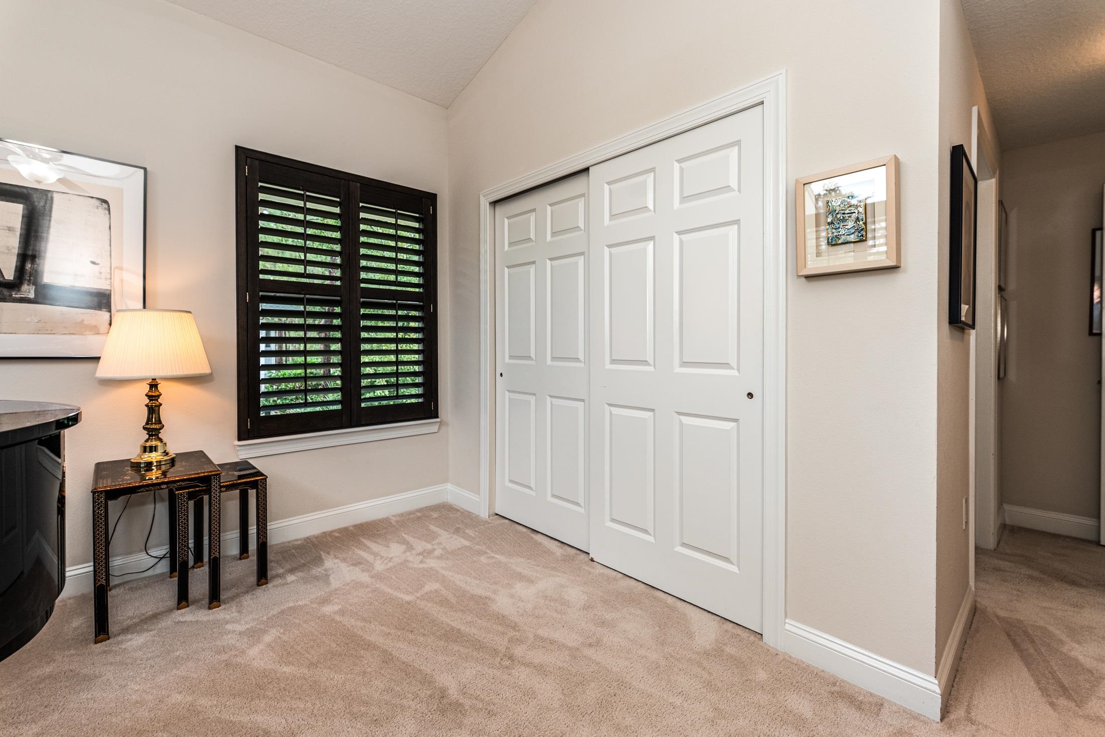 Image 48 of 95 For 335 Shore Cir N 1021