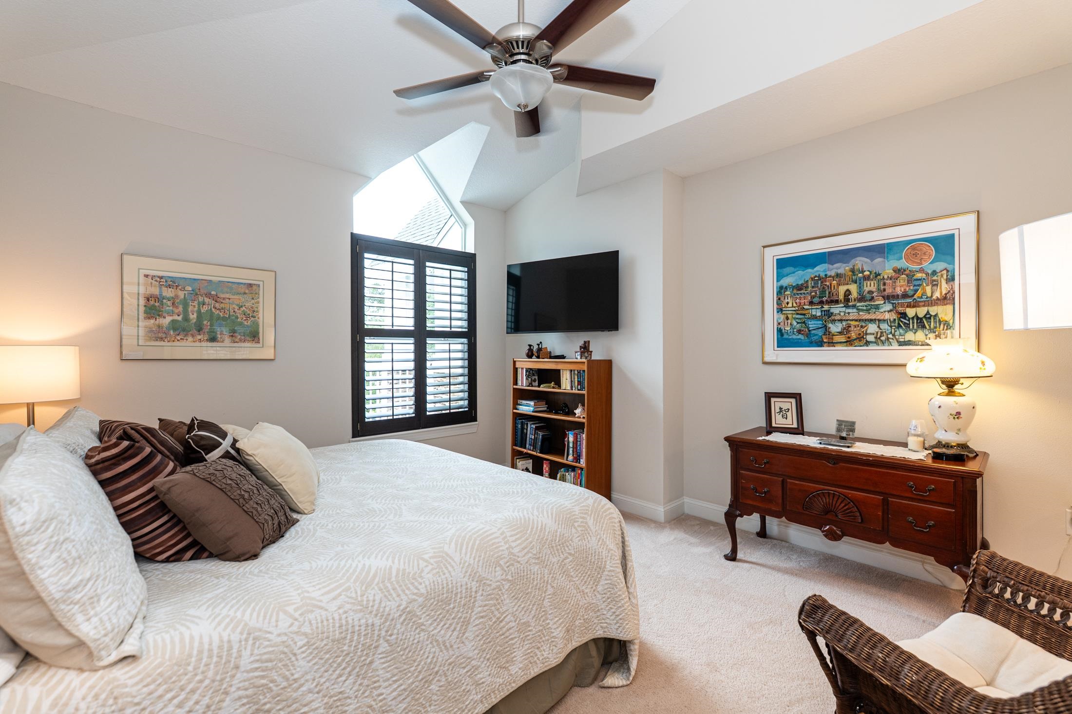 Image 52 of 95 For 335 Shore Cir N 1021