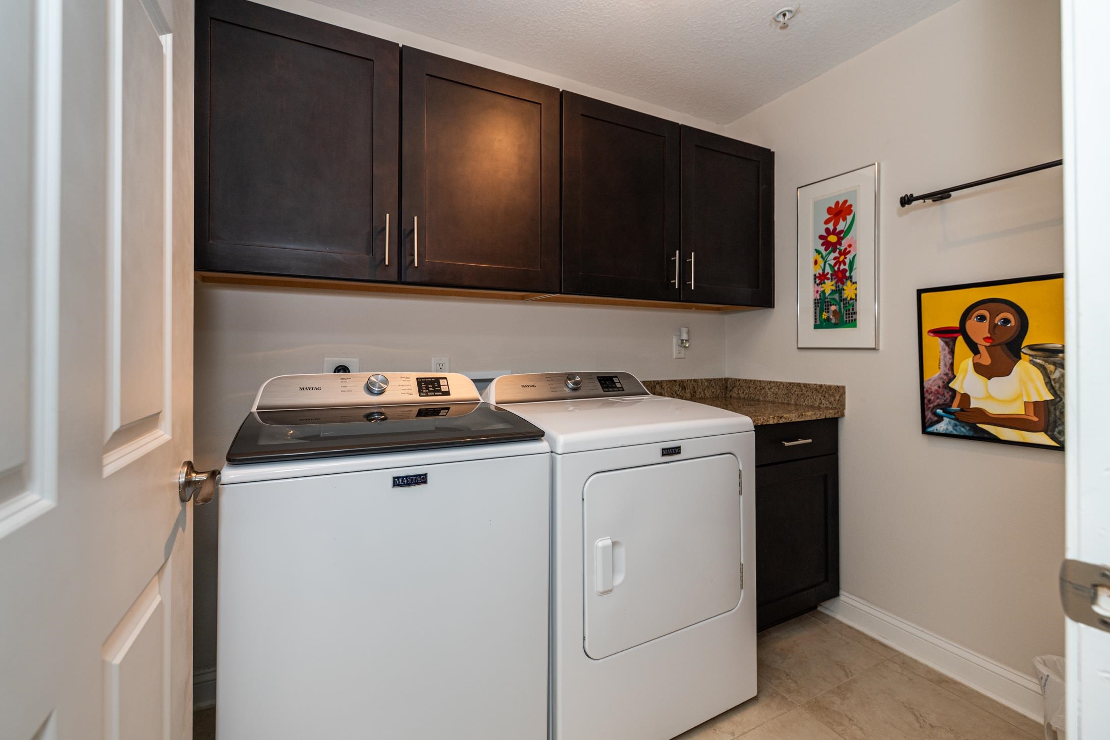 Image 56 of 95 For 335 Shore Cir N 1021