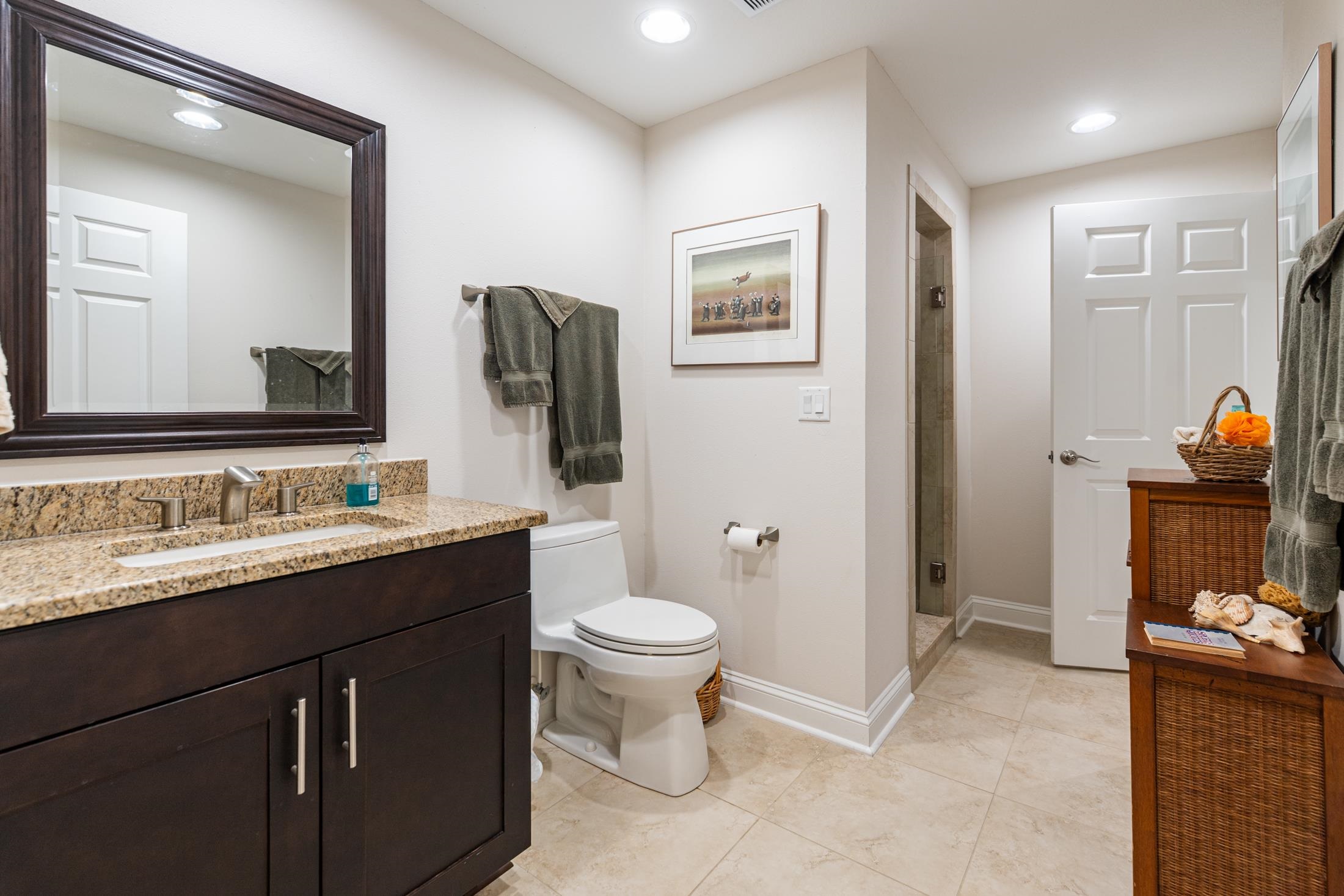 Image 59 of 95 For 335 Shore Cir N 1021