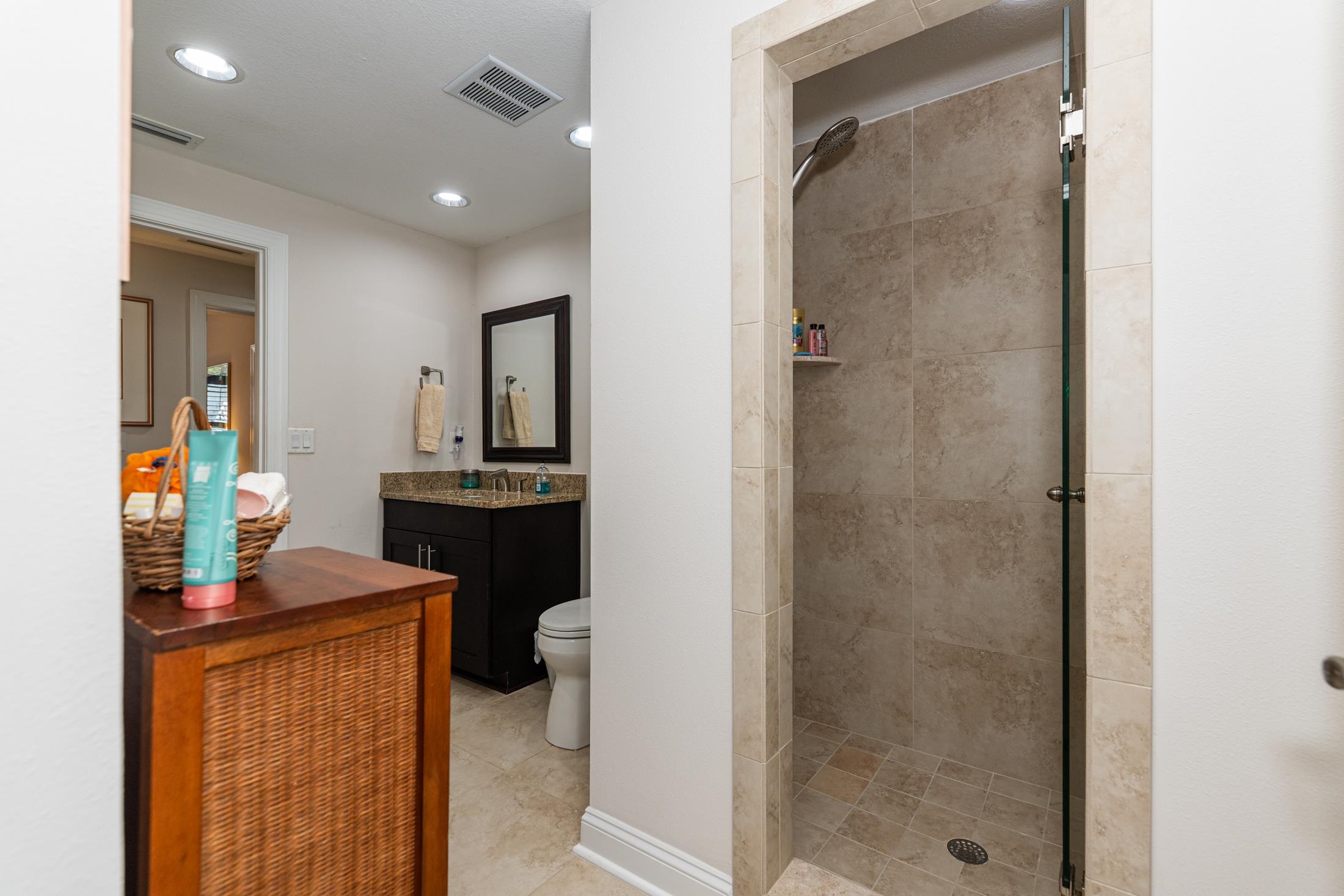 Image 60 of 95 For 335 Shore Cir N 1021