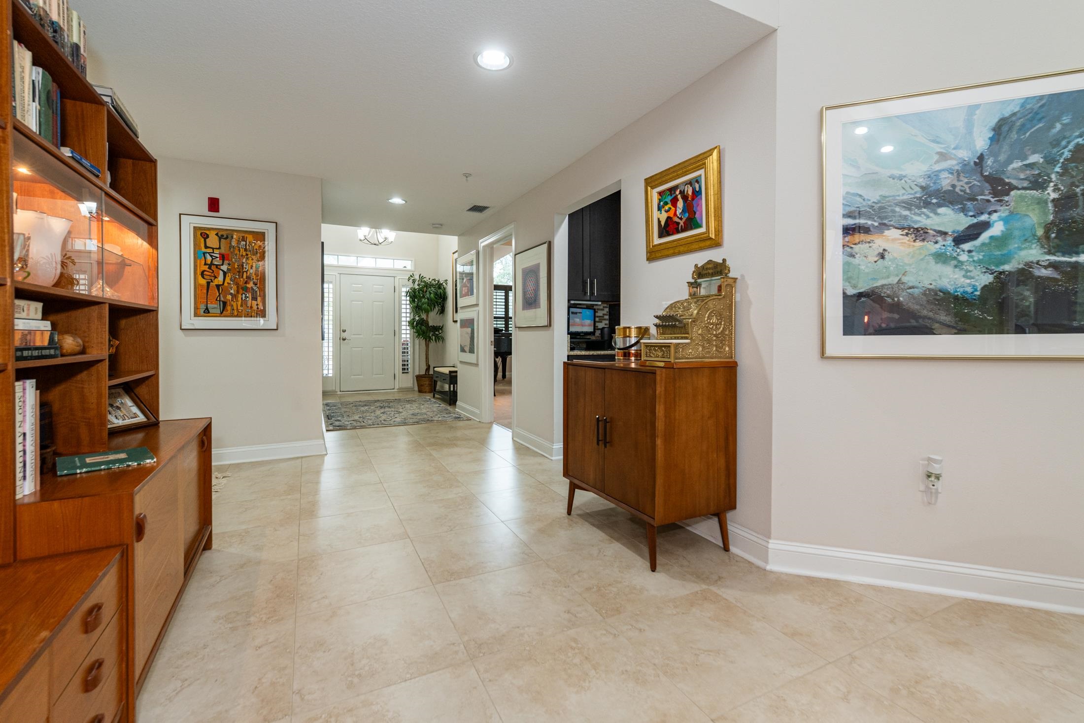 Image 7 of 95 For 335 Shore Cir N 1021