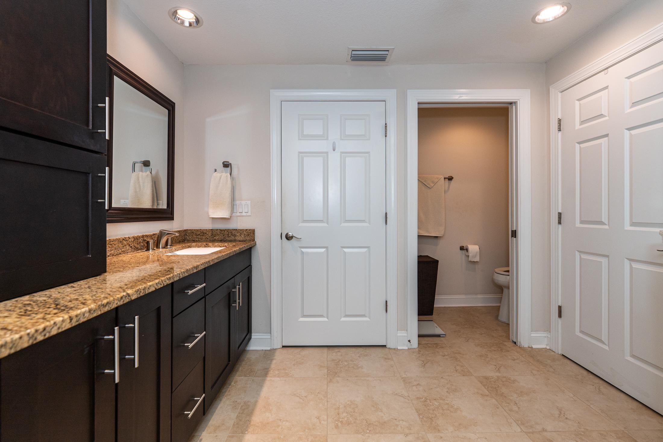 Image 73 of 95 For 335 Shore Cir N 1021