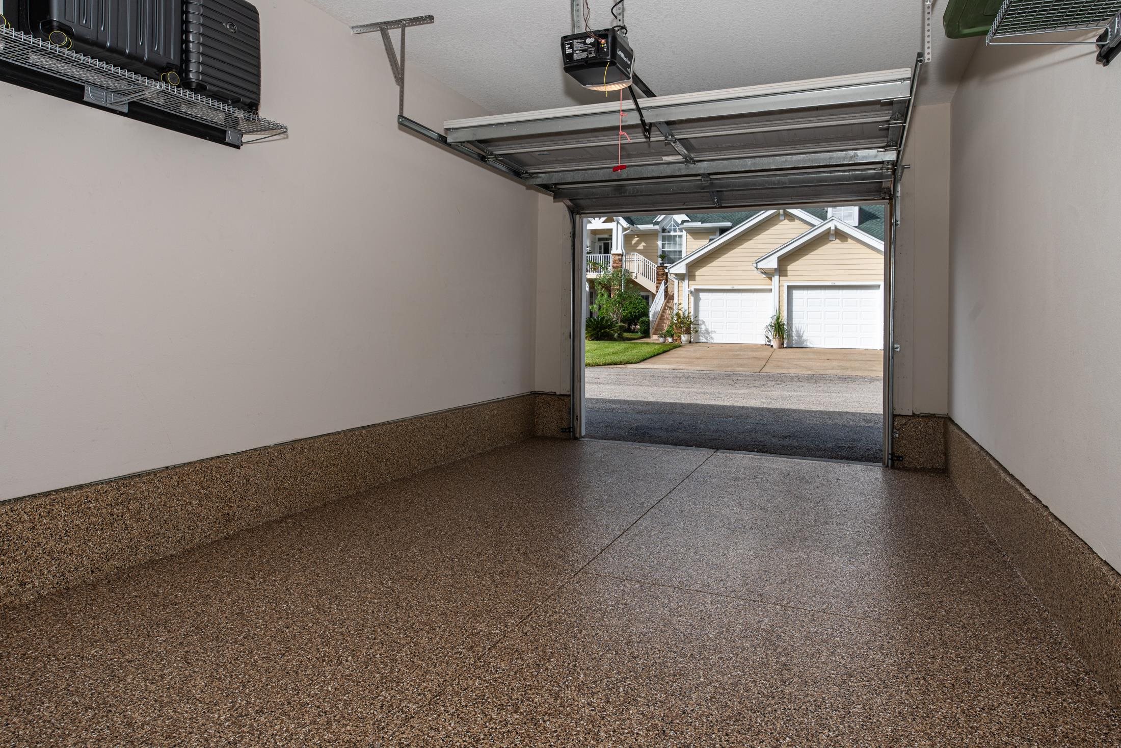 Image 76 of 95 For 335 Shore Cir N 1021