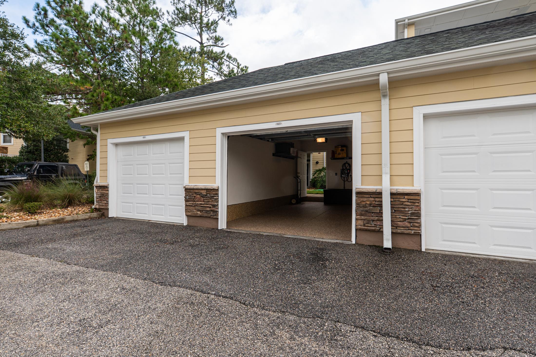 Image 80 of 95 For 335 Shore Cir N 1021