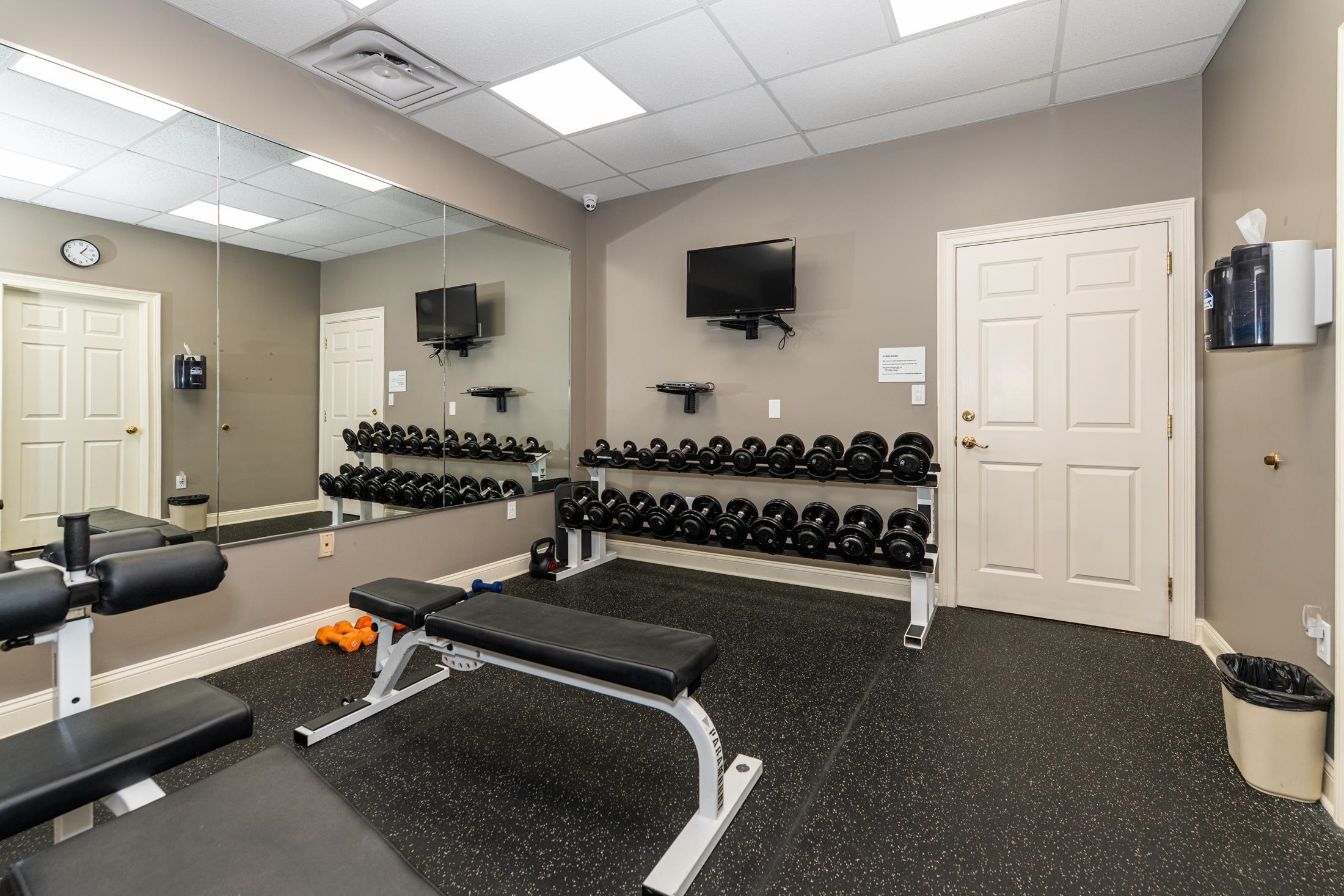 Image 89 of 95 For 335 Shore Cir N 1021