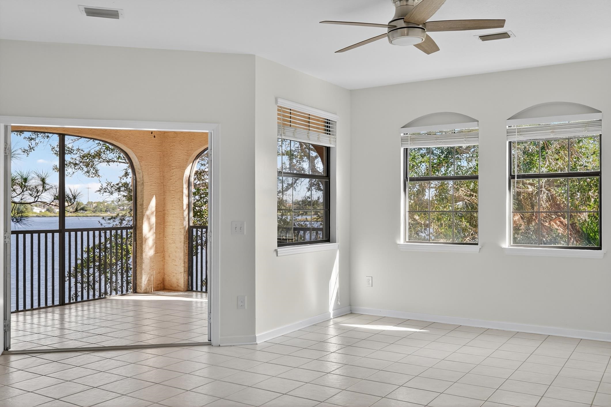 Image 14 of 60 For 3323 Haley Pointe Rd