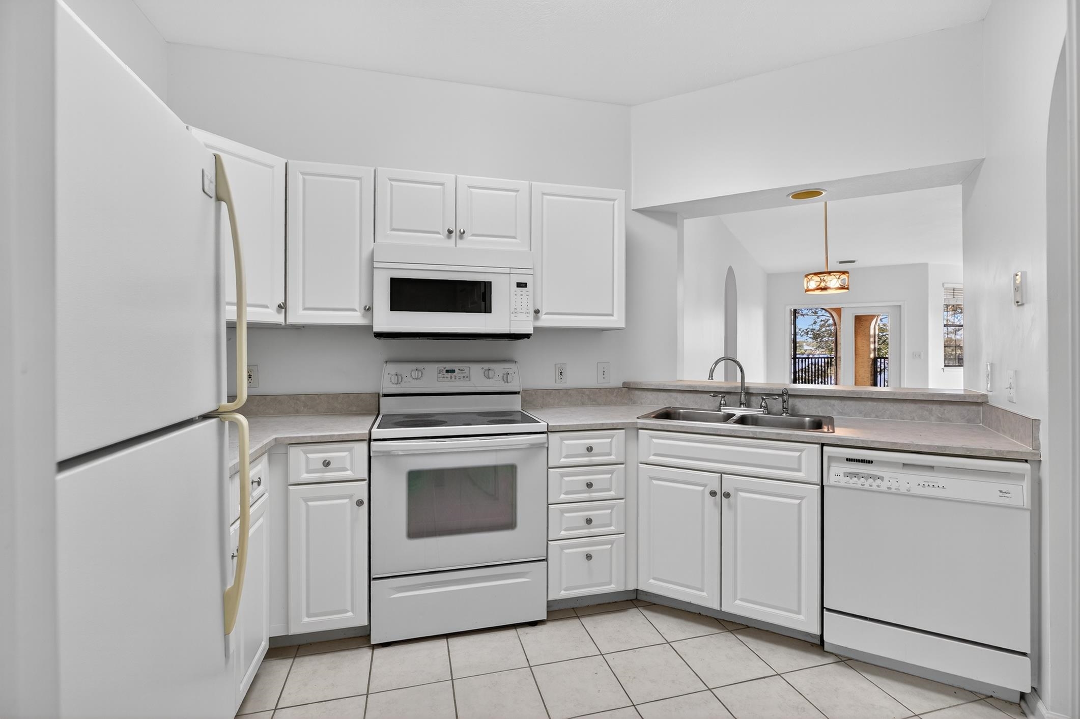 Image 4 of 60 For 3323 Haley Pointe Rd