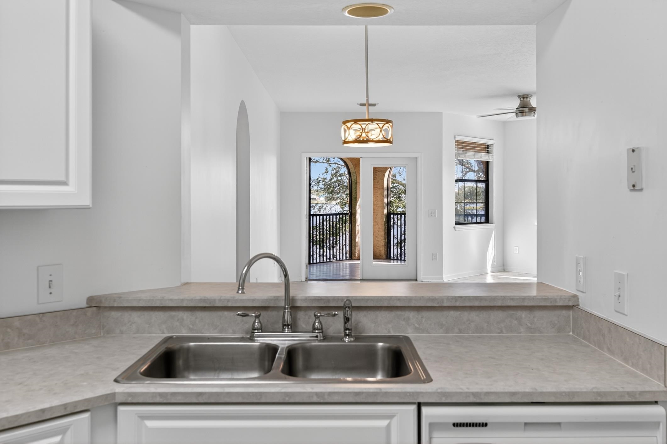 Image 5 of 60 For 3323 Haley Pointe Rd