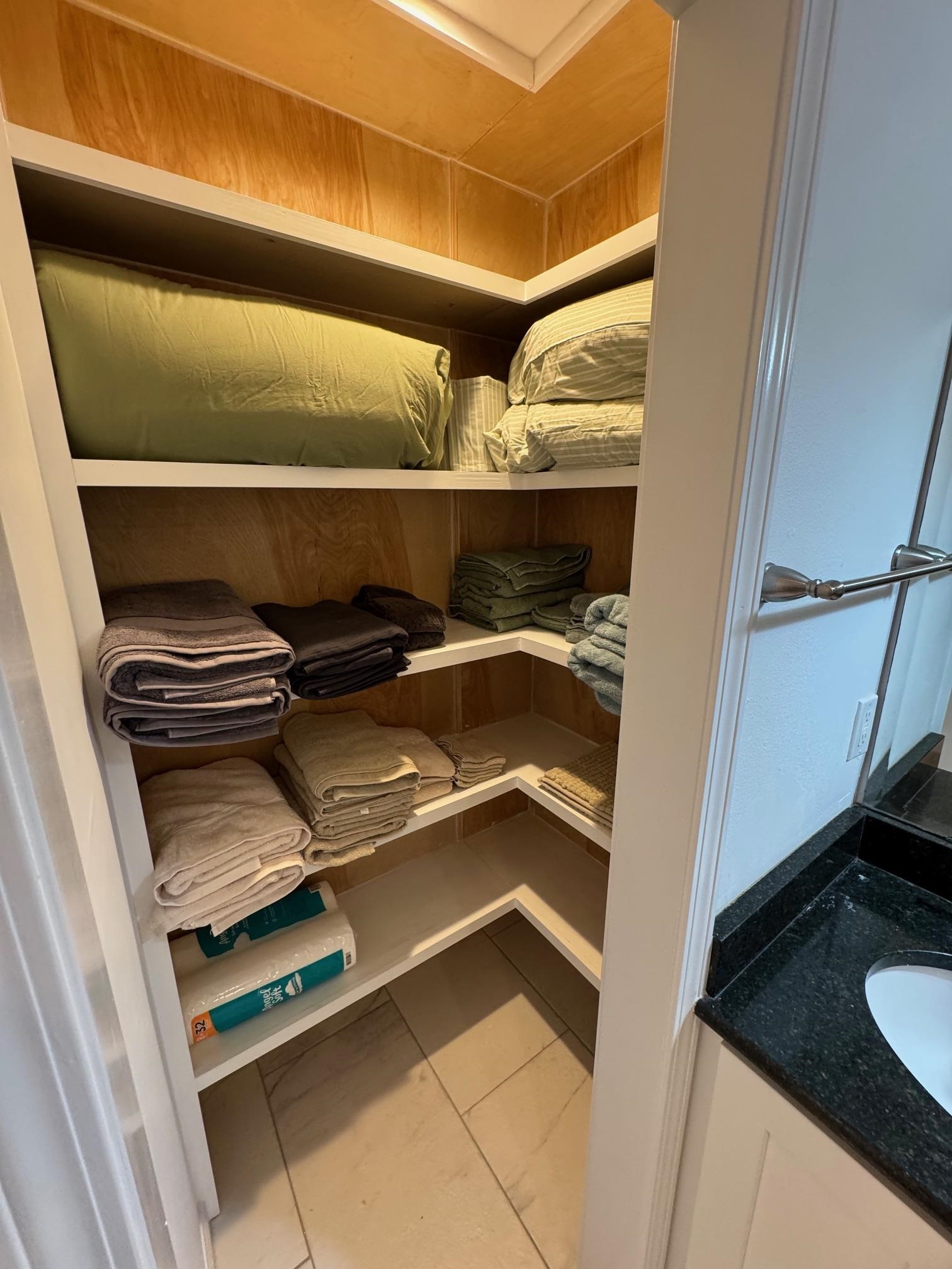 Image 25 of 31 For 264 Gibraltar Ct #309