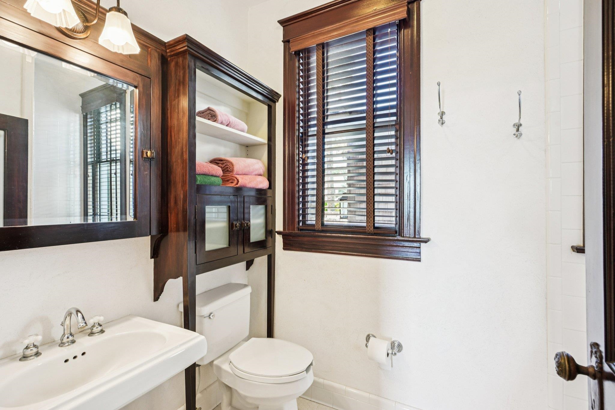 Image 34 of 94 For 178 Avenida Menendez