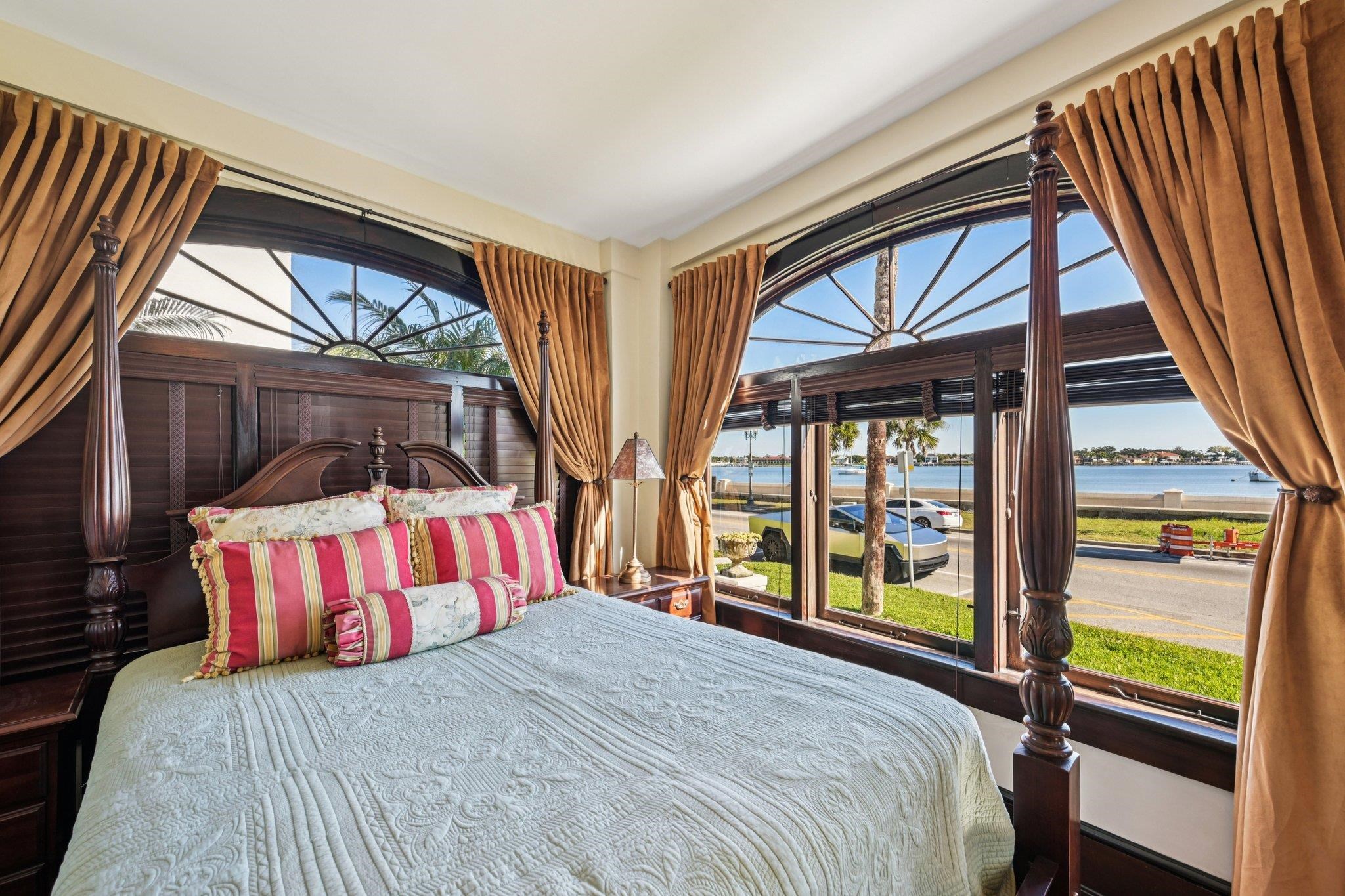 Image 40 of 94 For 178 Avenida Menendez