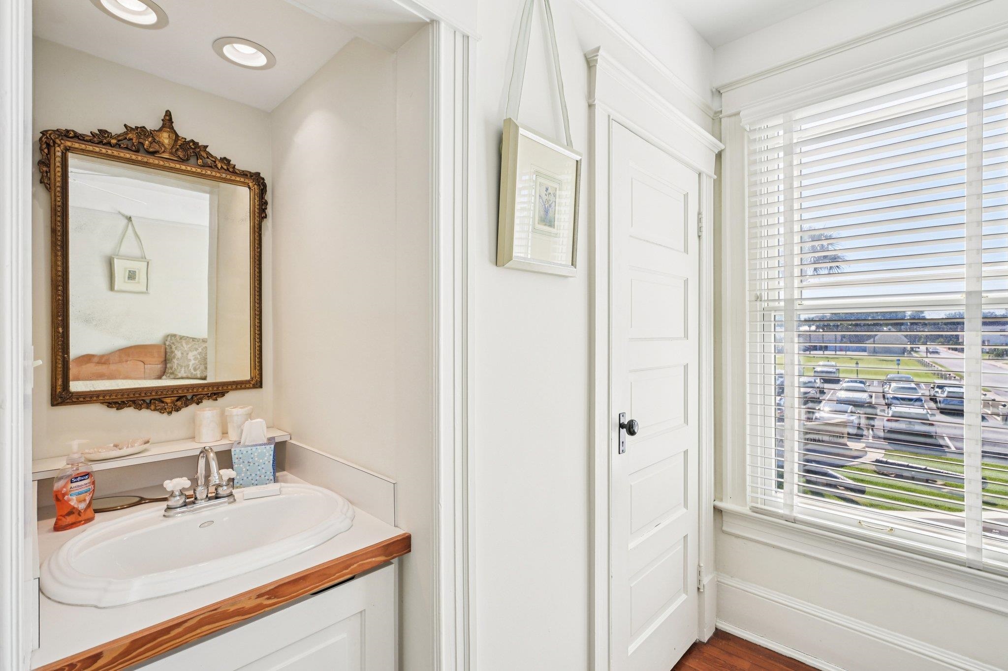 Image 46 of 94 For 178 Avenida Menendez