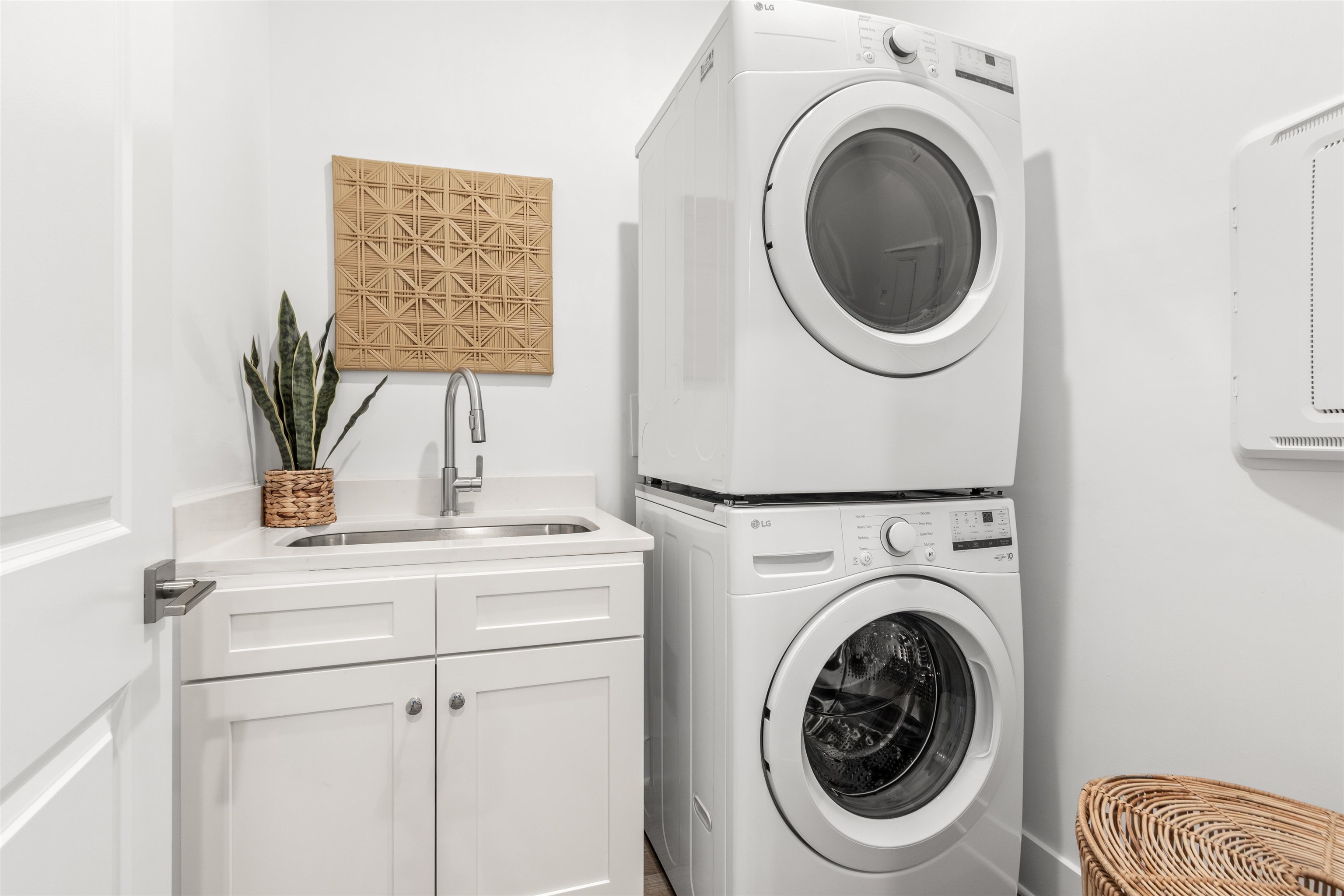 Image 24 of 61 For 6779 Magnolia Ln