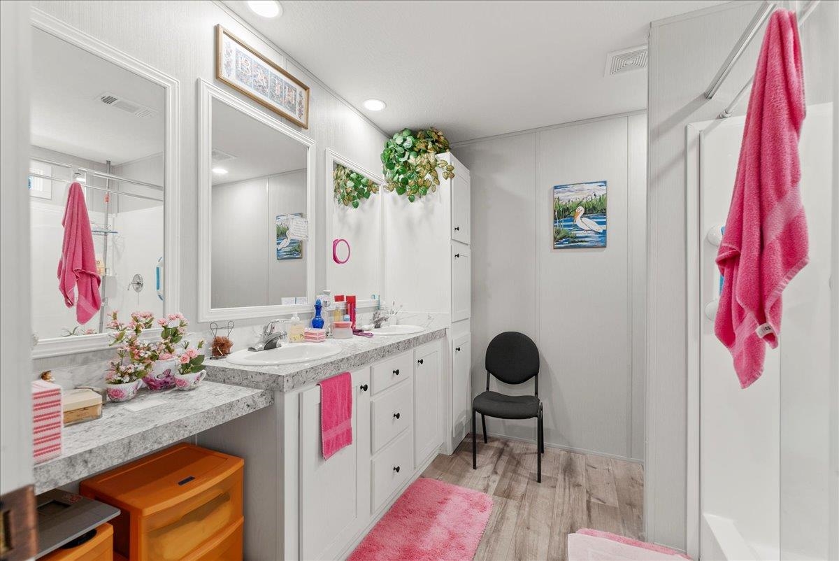 Image 13 of 34 For 4740 Ursula St