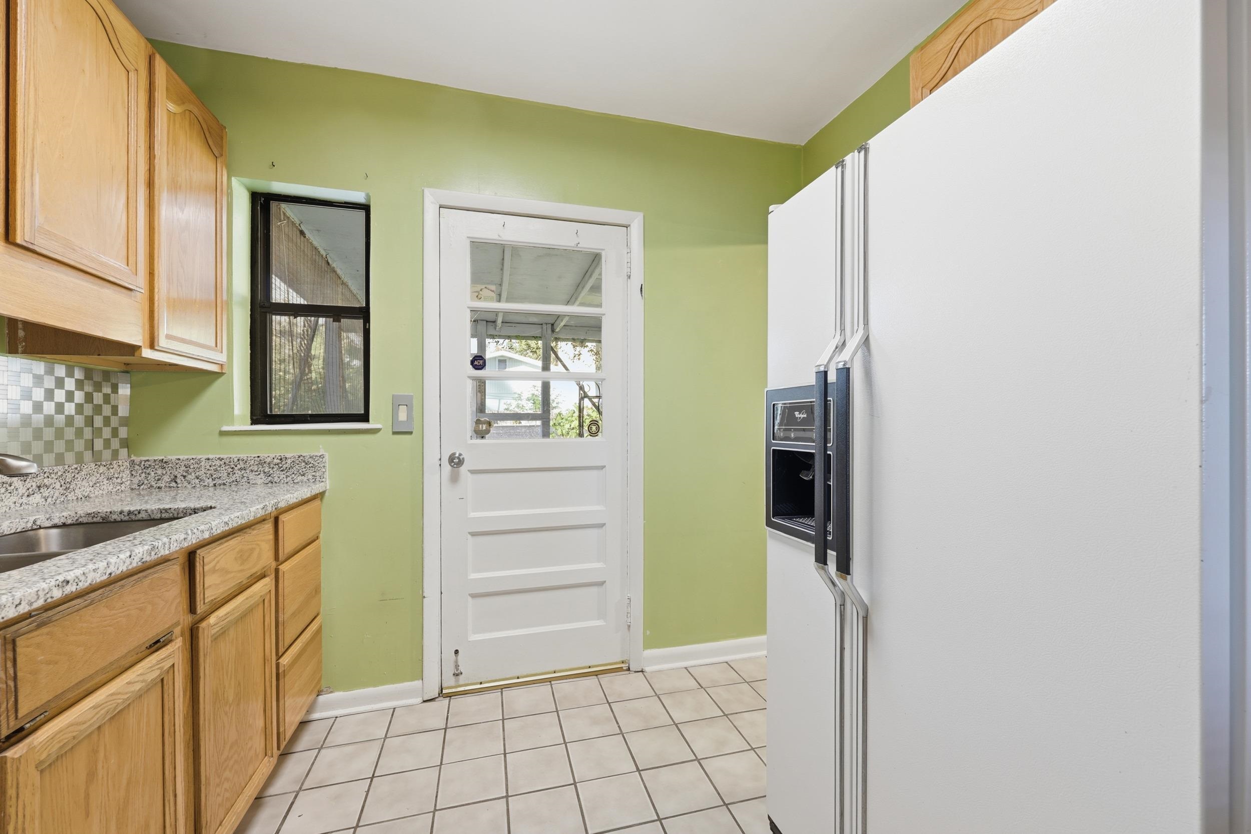 Image 14 of 50 For 2433 Brownwood Rd