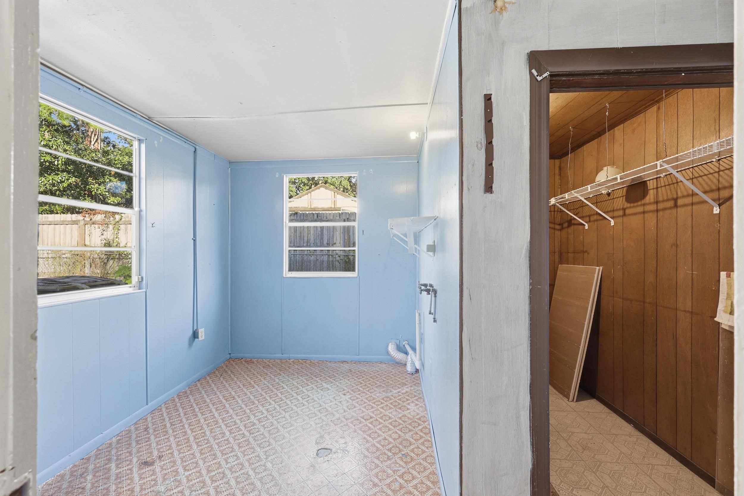 Image 15 of 50 For 2433 Brownwood Rd