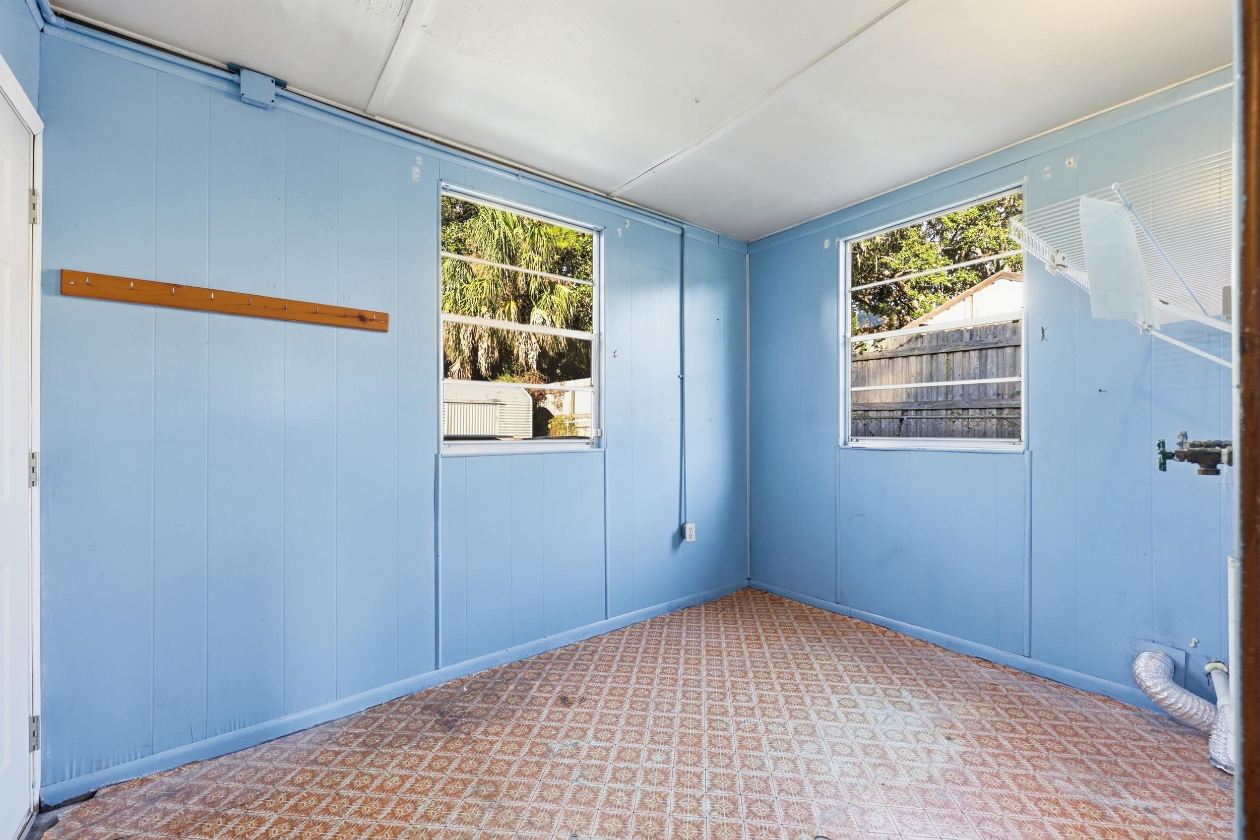 Image 16 of 50 For 2433 Brownwood Rd