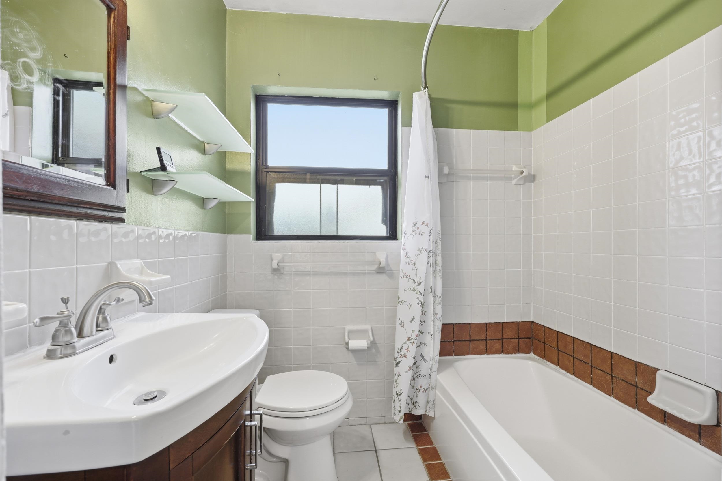 Image 27 of 50 For 2433 Brownwood Rd