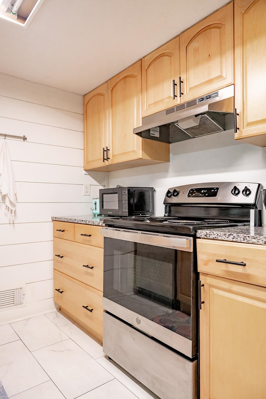 Image 10 of 50 For 3804 Windjammer Ln