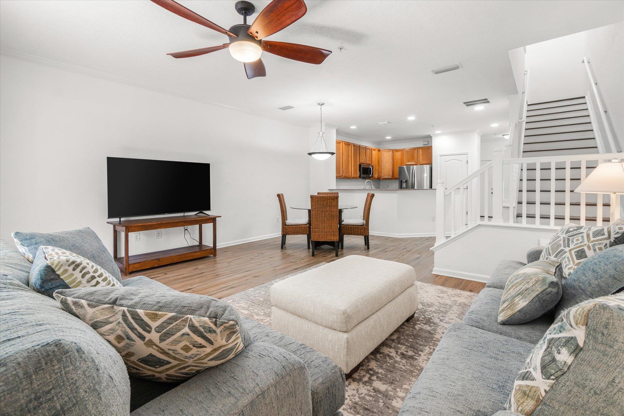 Image 11 of 52 For 105 Pine Hollow Trl E 207