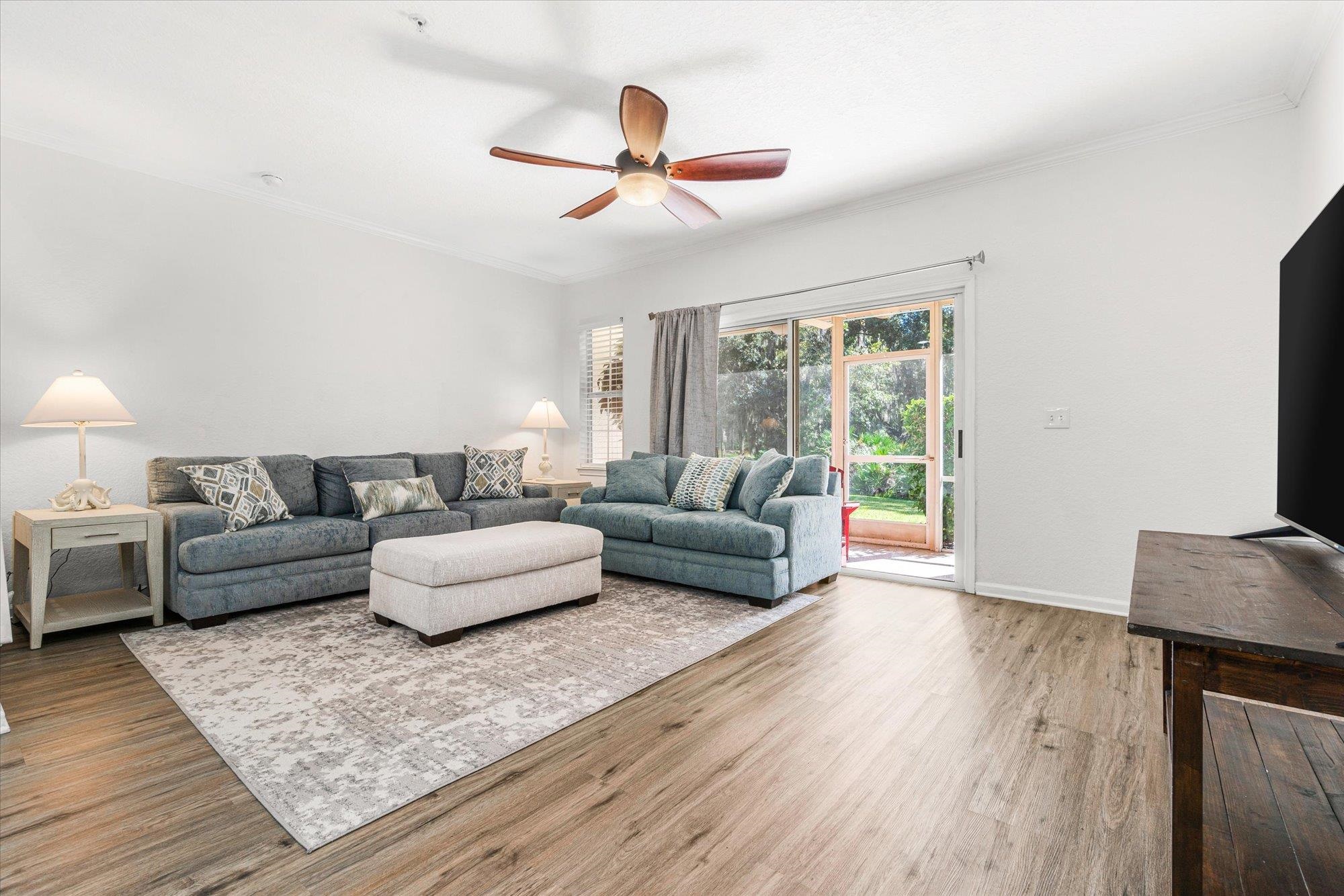 Image 13 of 52 For 105 Pine Hollow Trl E 207