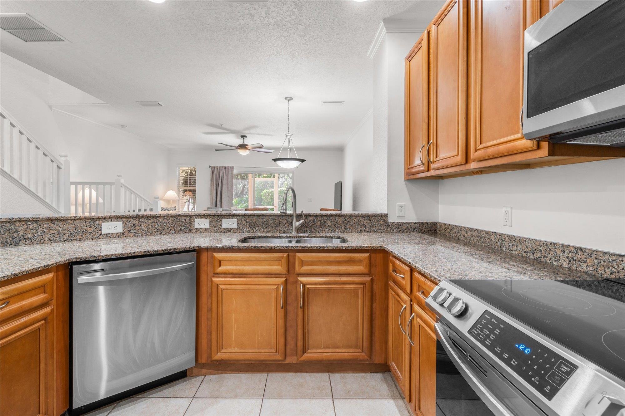 Image 4 of 52 For 105 Pine Hollow Trl E 207