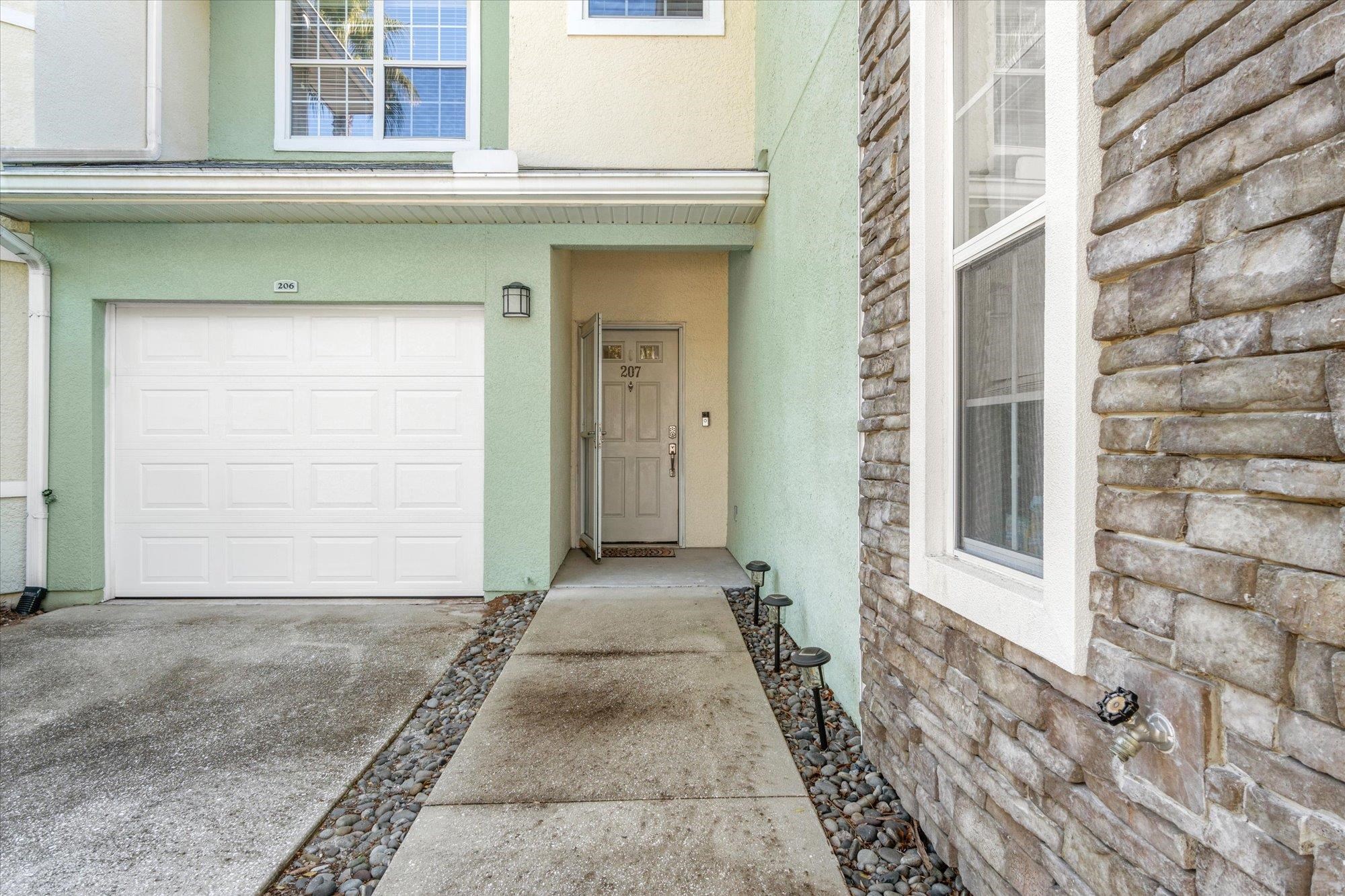 Image 41 of 52 For 105 Pine Hollow Trl E 207