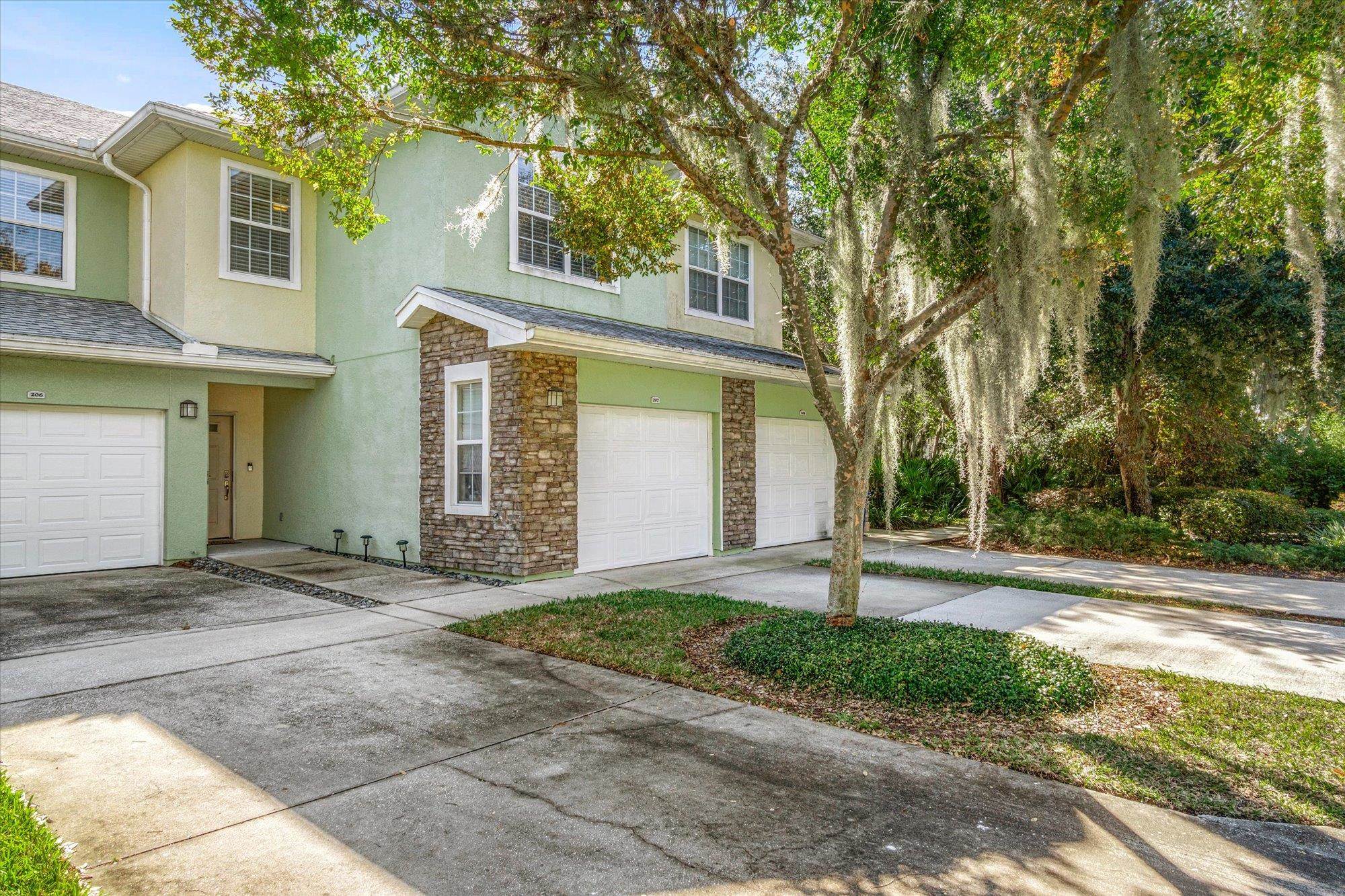 Image 42 of 52 For 105 Pine Hollow Trl E 207