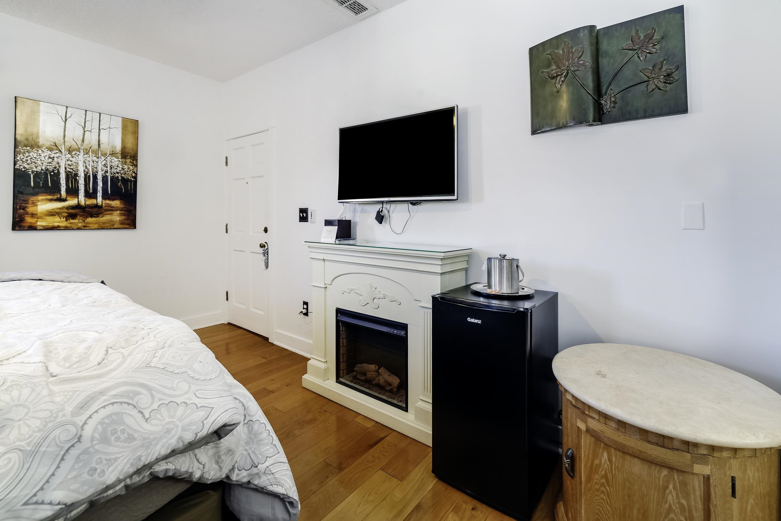 Image 32 of 69 For 29 Cuna St  