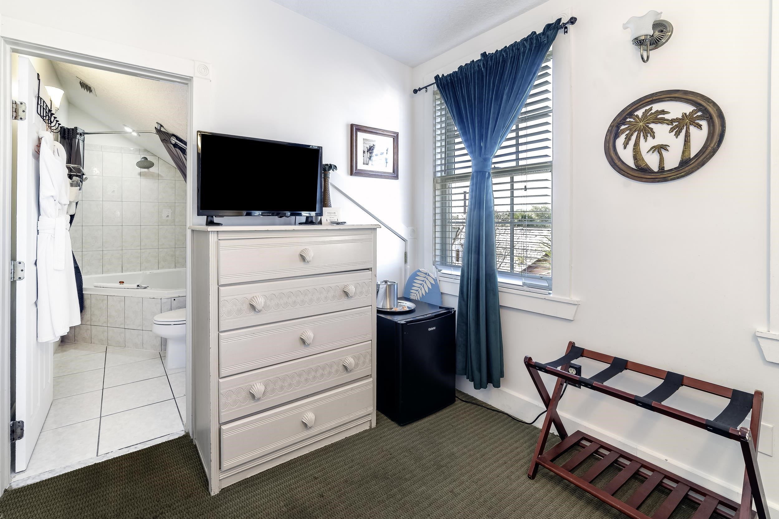 Image 41 of 69 For 29 Cuna St  