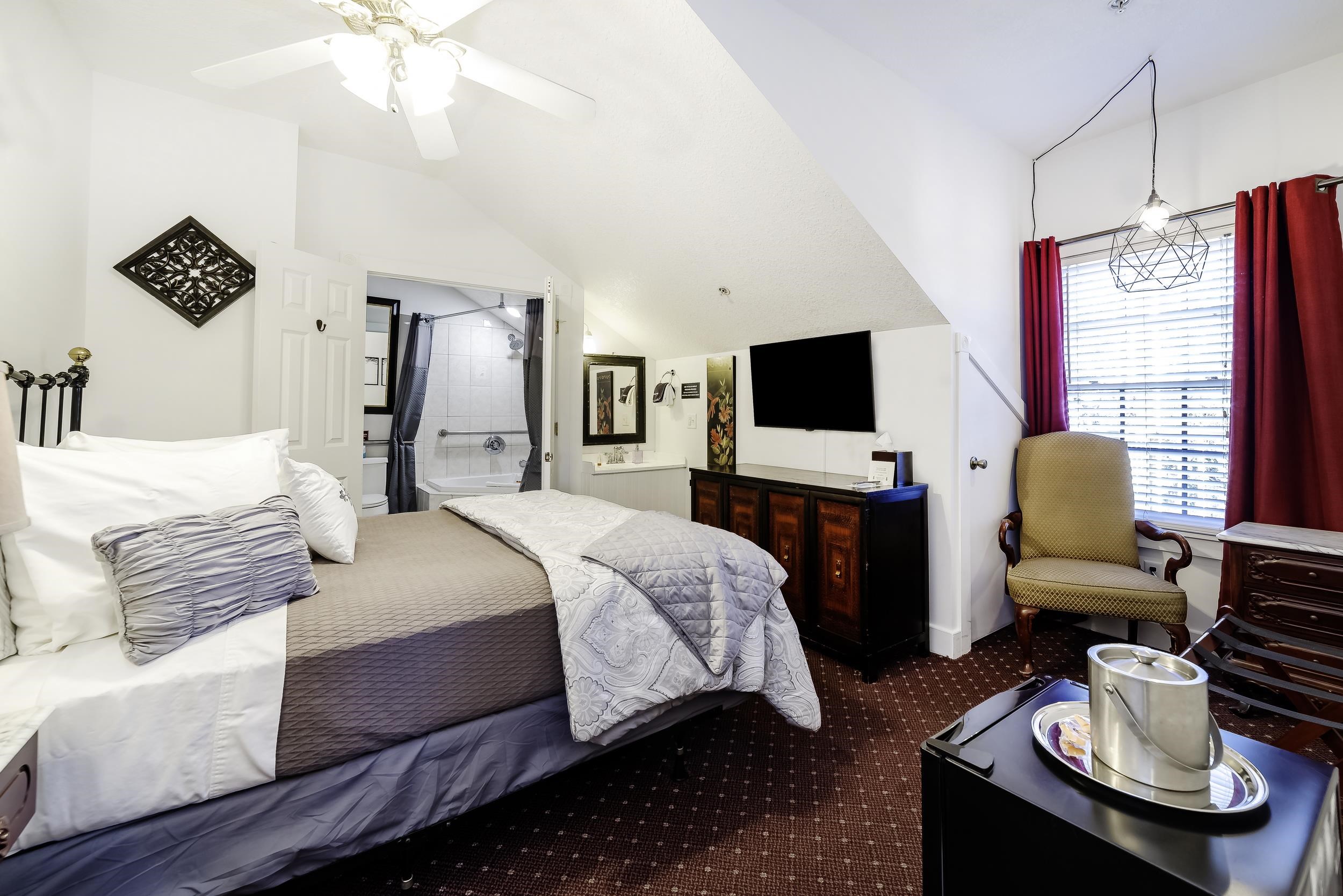 Image 46 of 69 For 29 Cuna St  