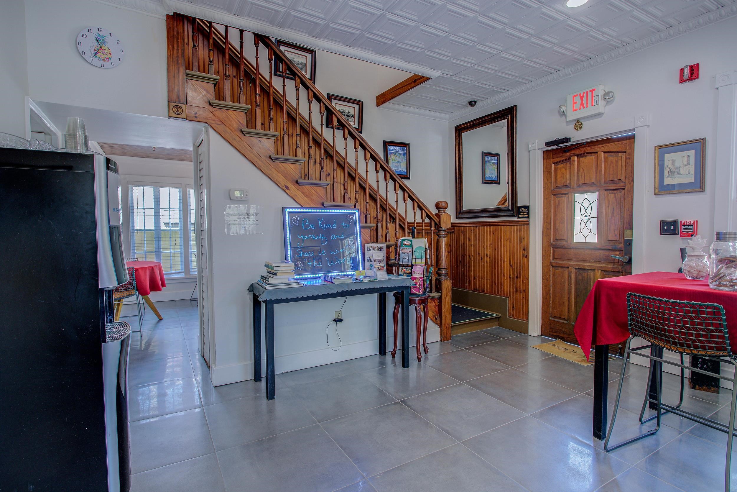 Image 14 of 69 For 29 Cuna St  