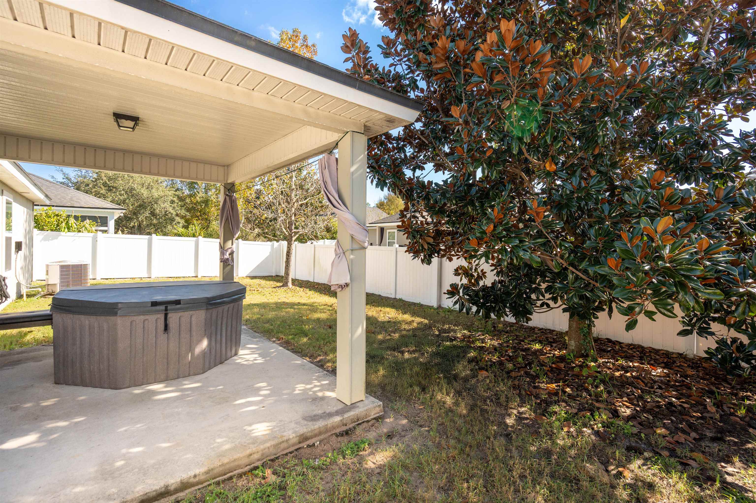 Image 15 of 19 For 165 Summer Point Dr