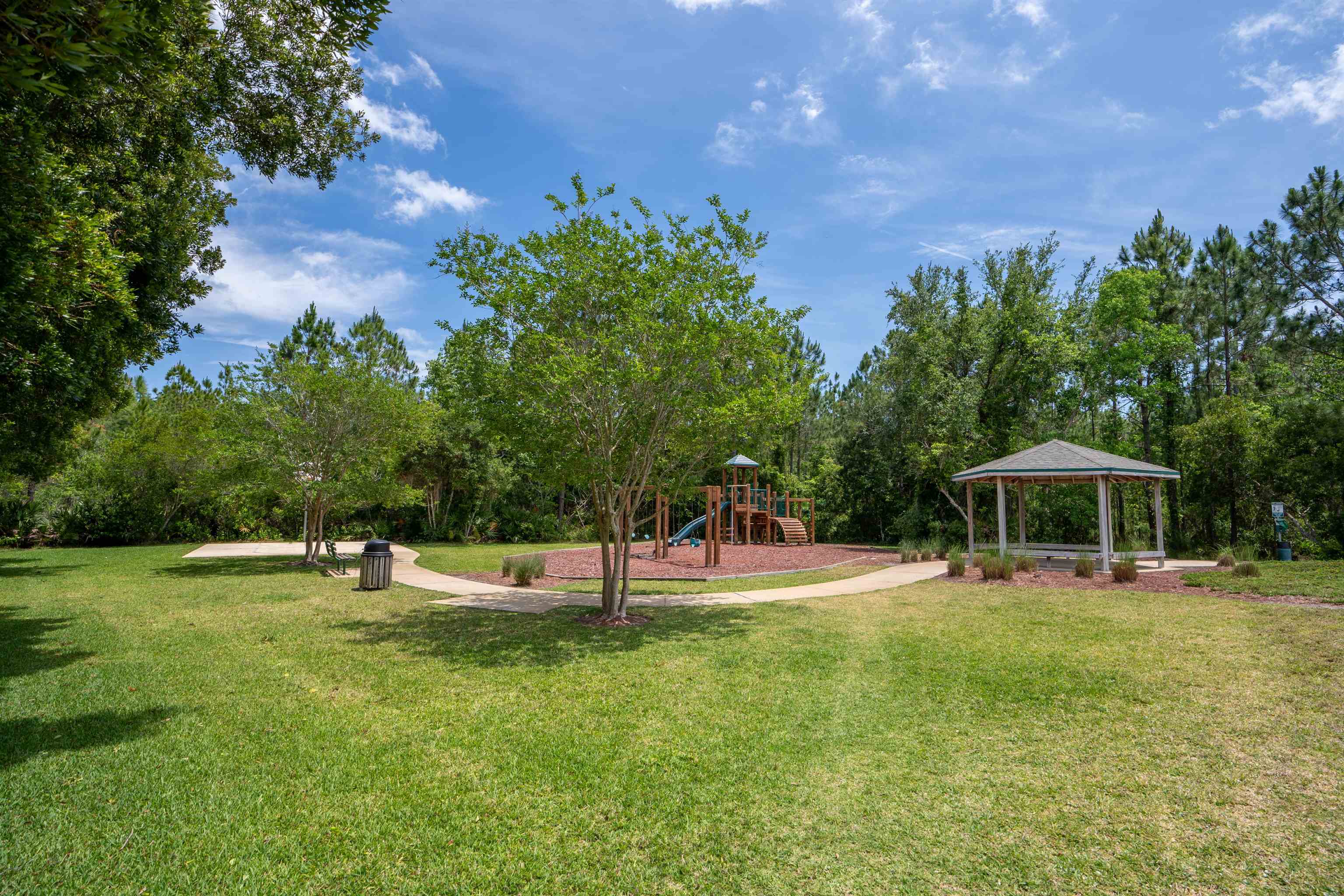 Image 18 of 19 For 165 Summer Point Dr